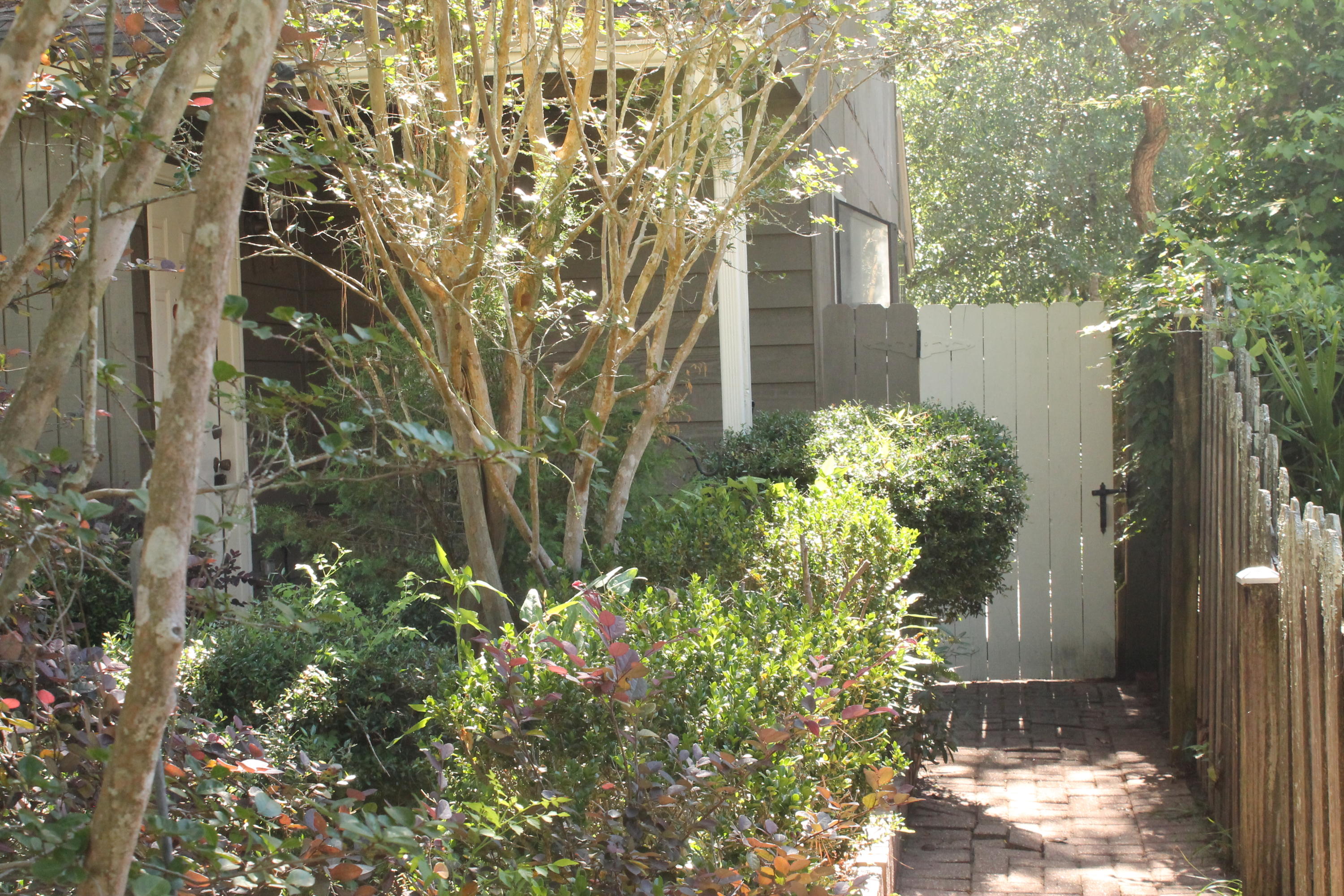 PORT DIXIE MANOR - Residential