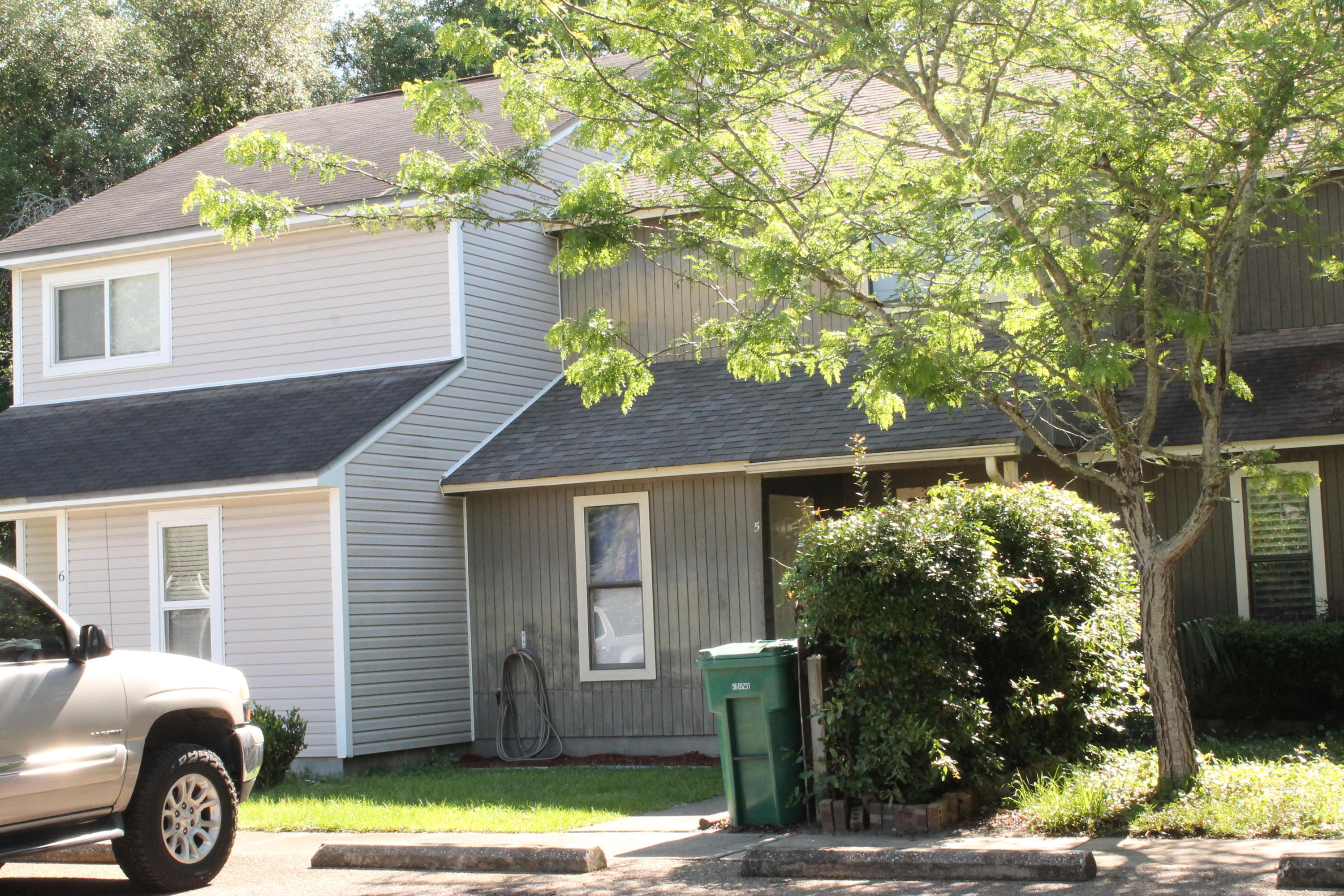 PORT DIXIE MANOR - Residential