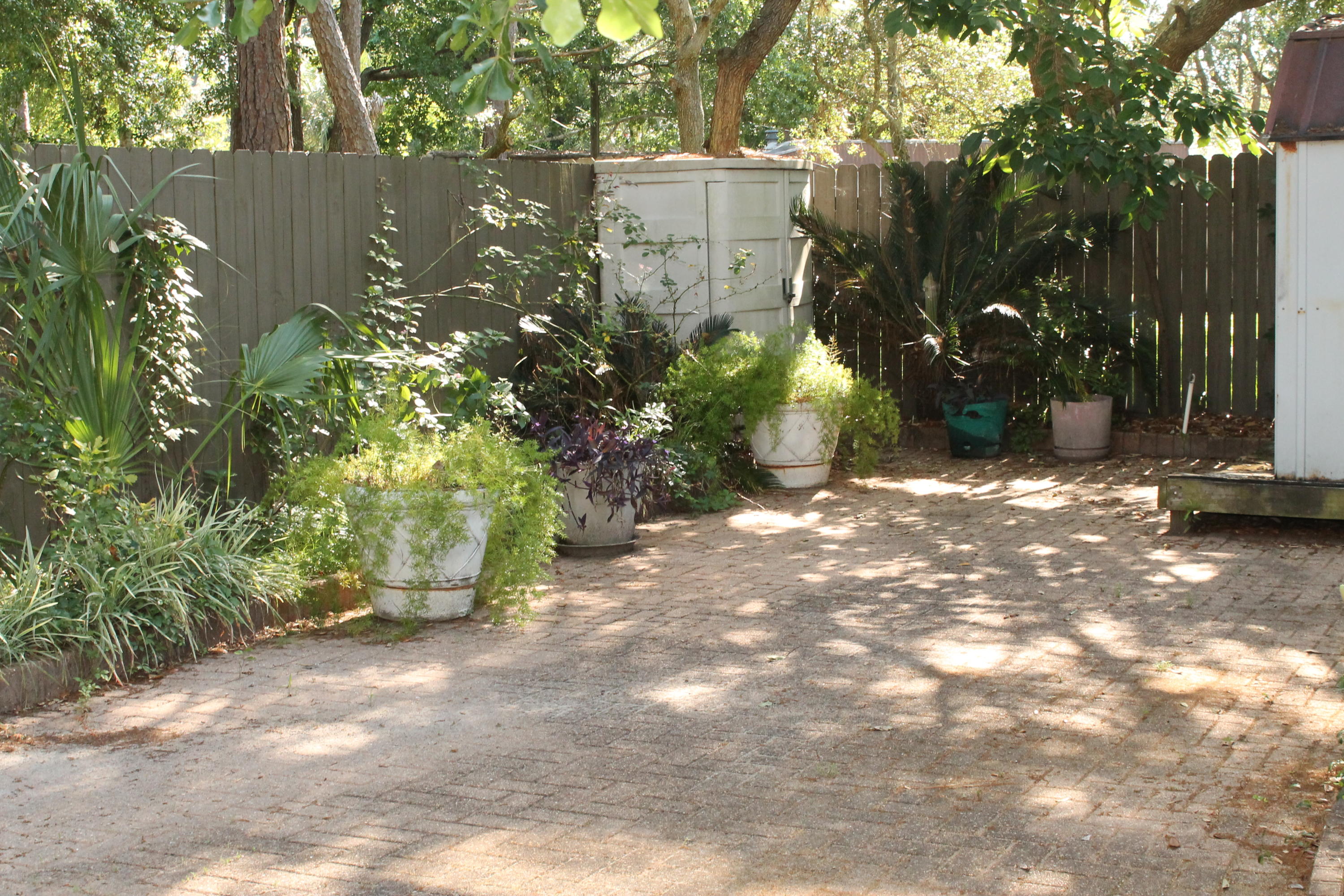 PORT DIXIE MANOR - Residential