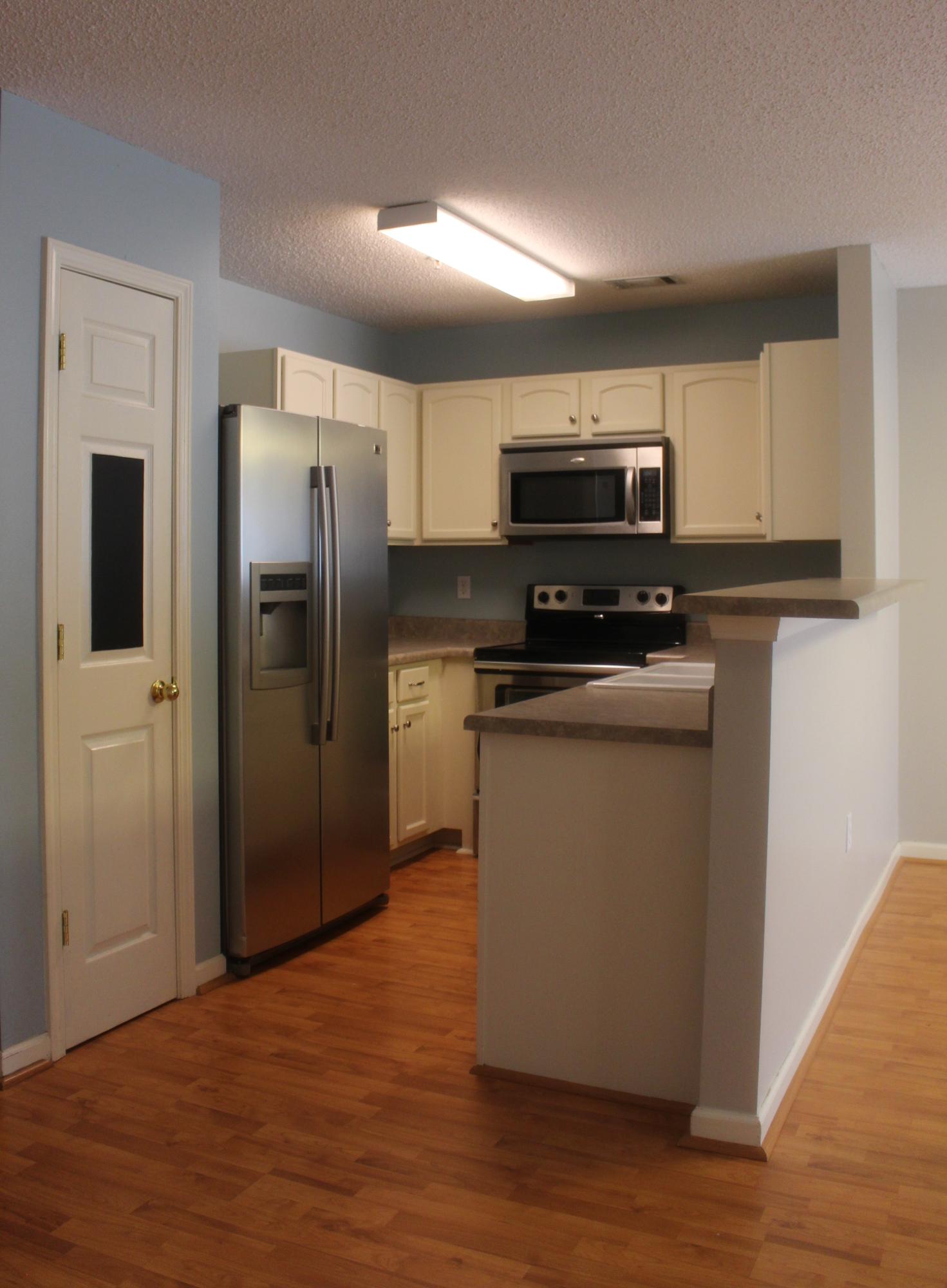 ROLLING PINES T/H LOT 1 BLK B - Residential