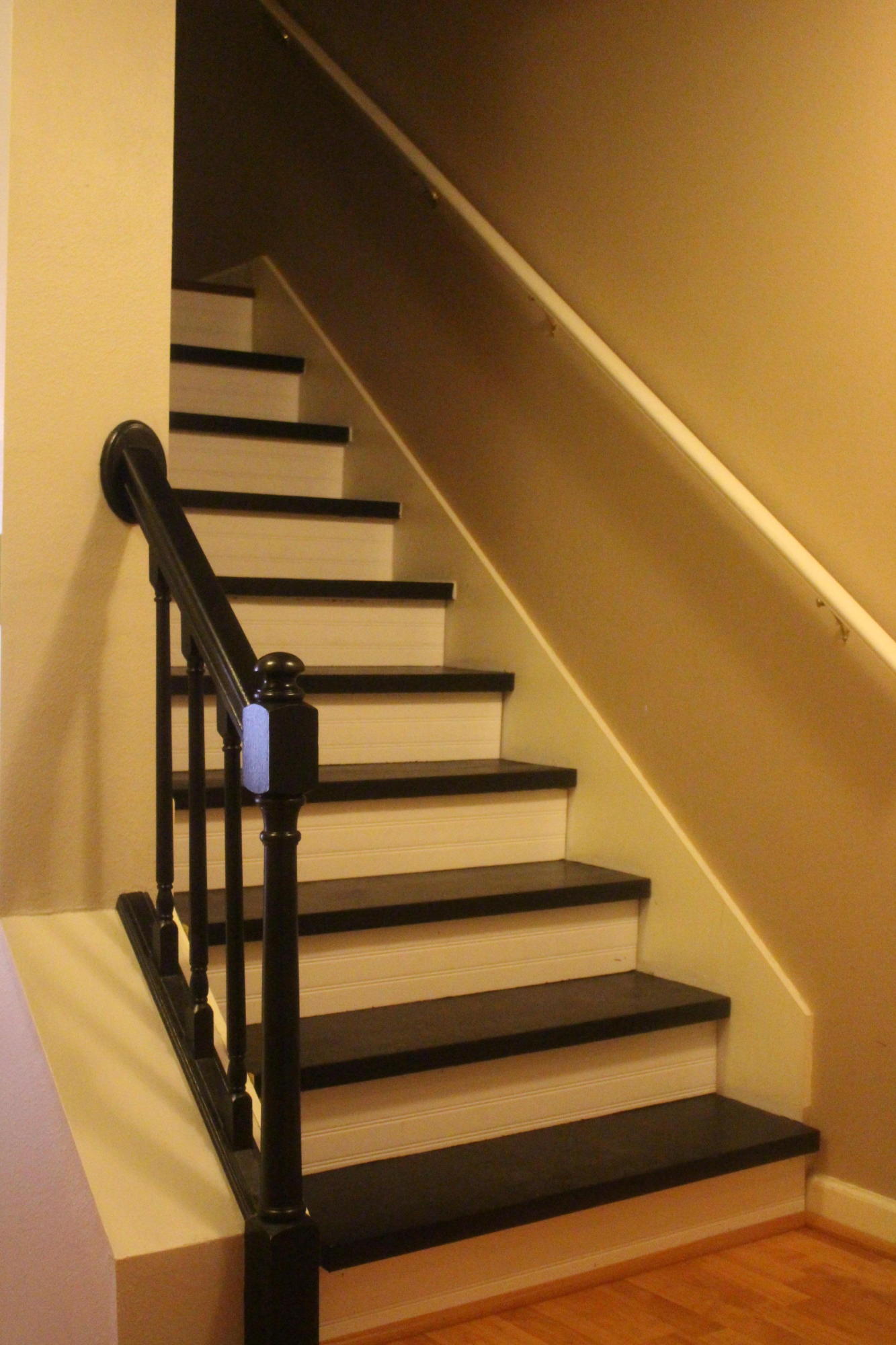 ROLLING PINES T/H LOT 1 BLK B - Residential