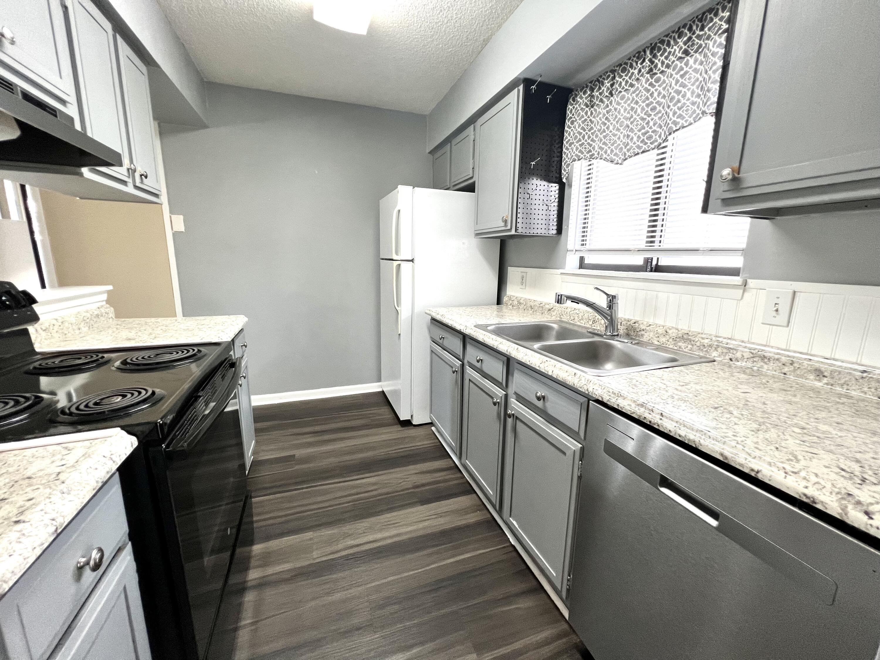 CEDAR RIDGE - Residential Lease