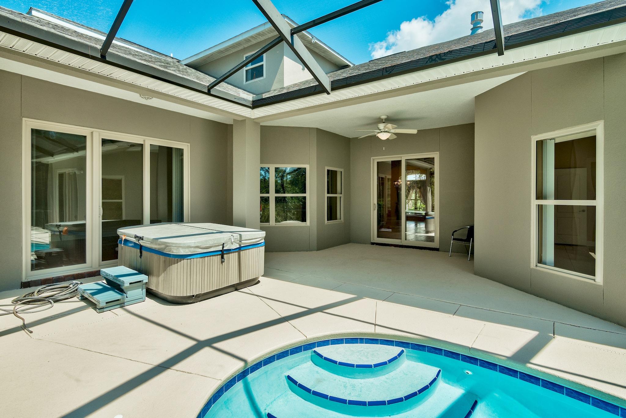 CHARDONNAY ESTATES - Residential