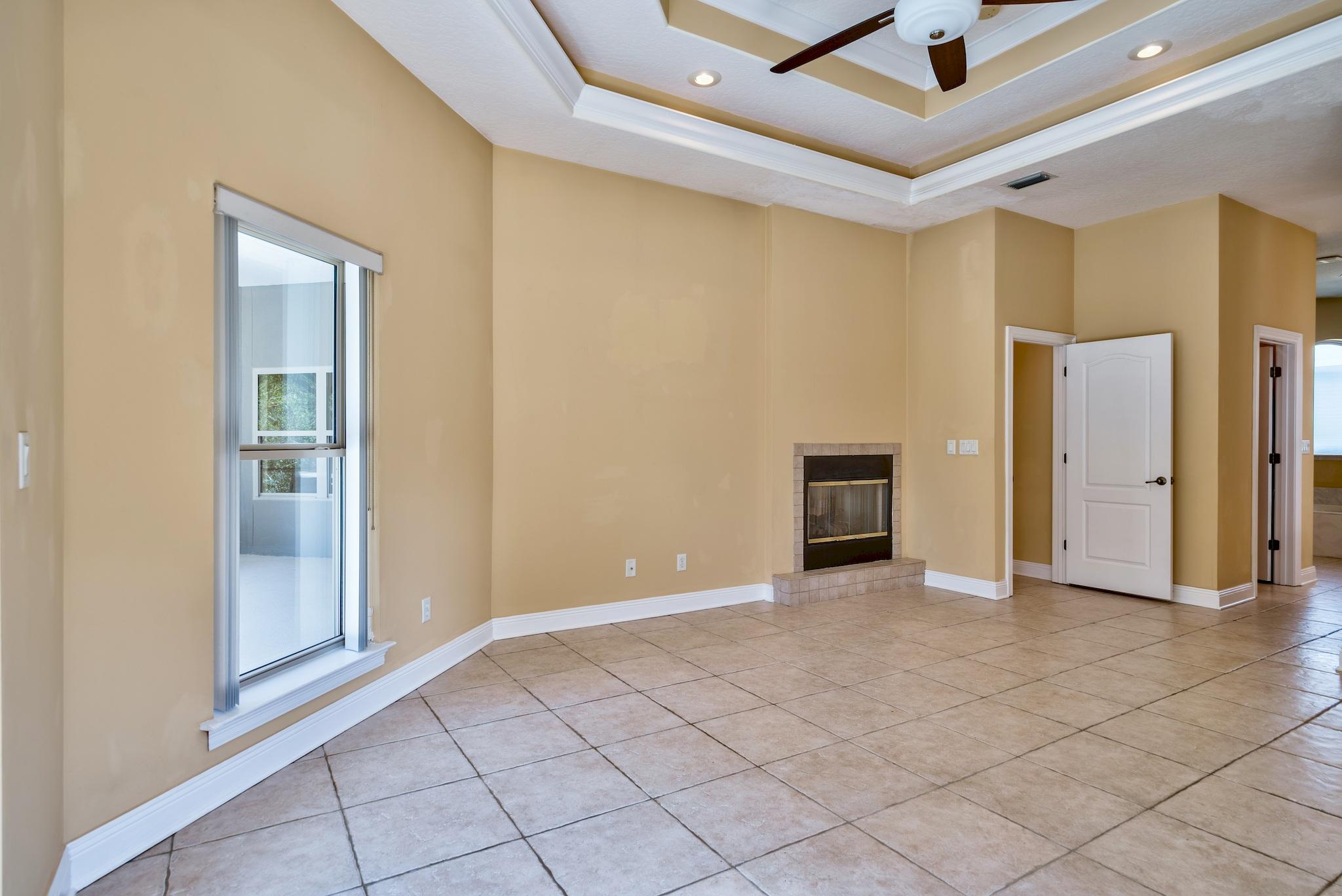 CHARDONNAY ESTATES - Residential
