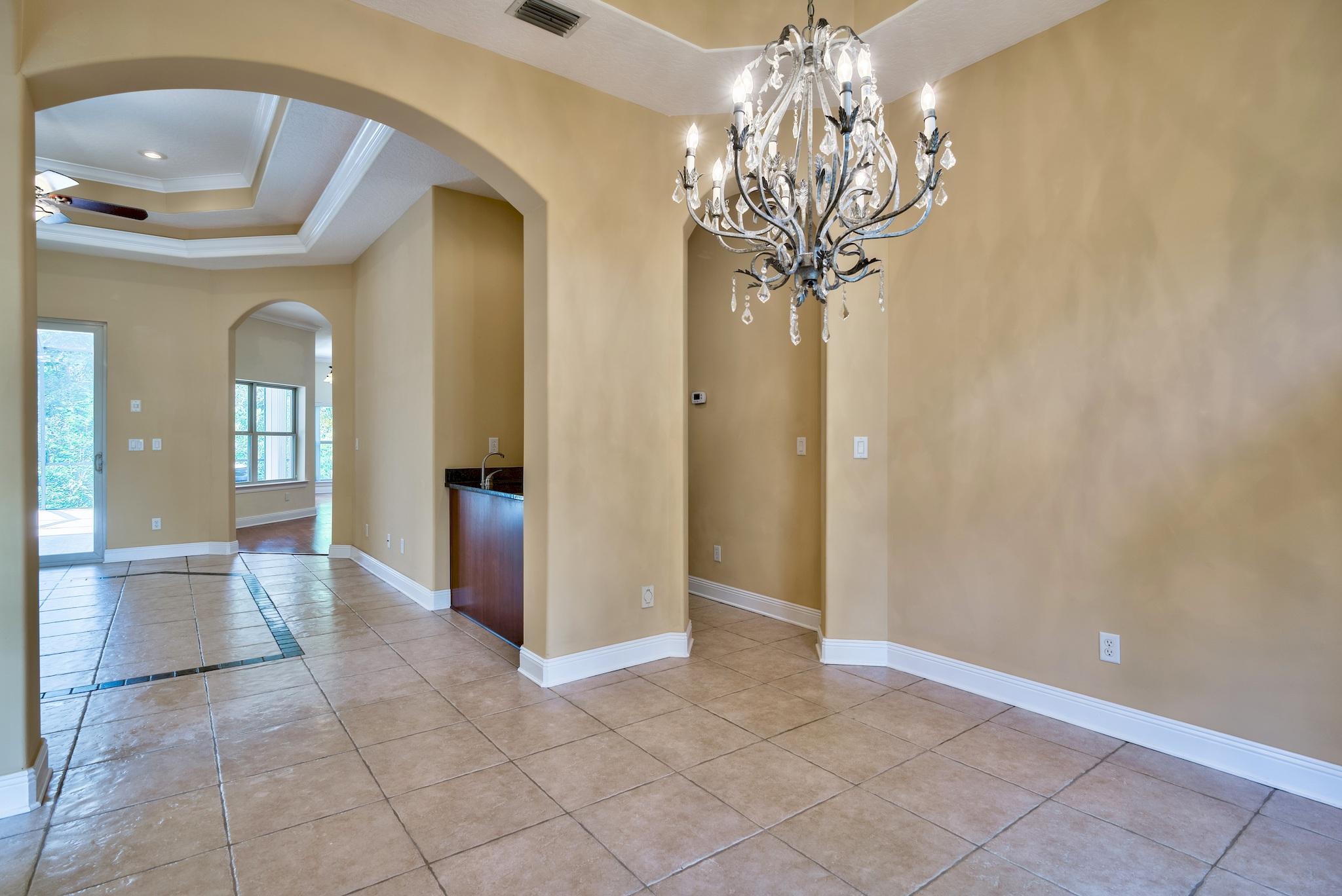 CHARDONNAY ESTATES - Residential