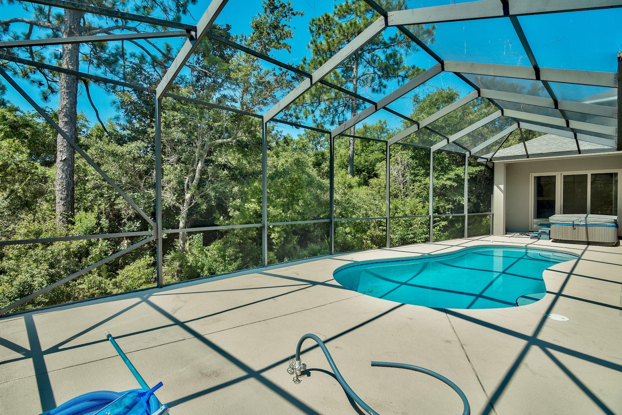 CHARDONNAY ESTATES - Residential