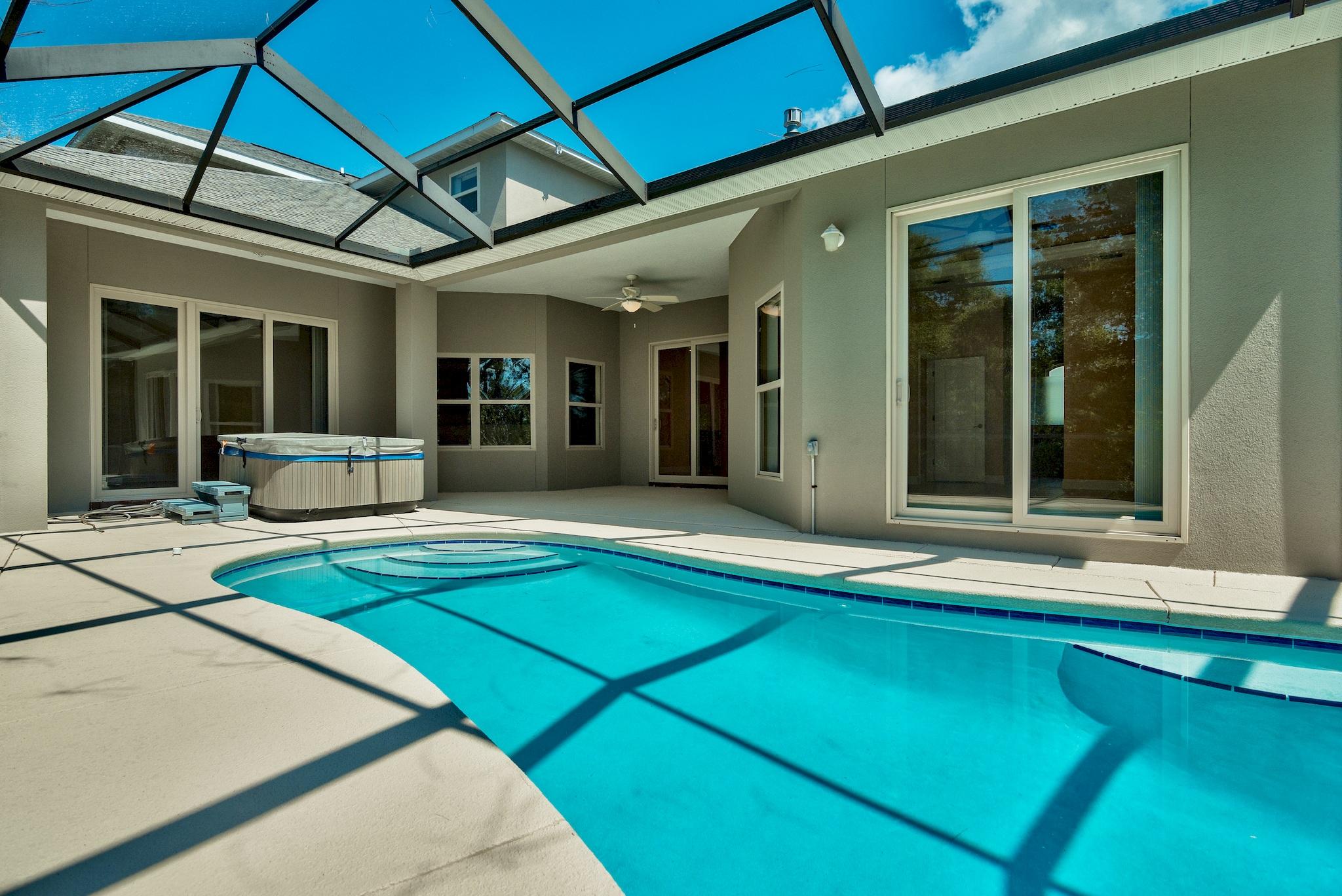 CHARDONNAY ESTATES - Residential