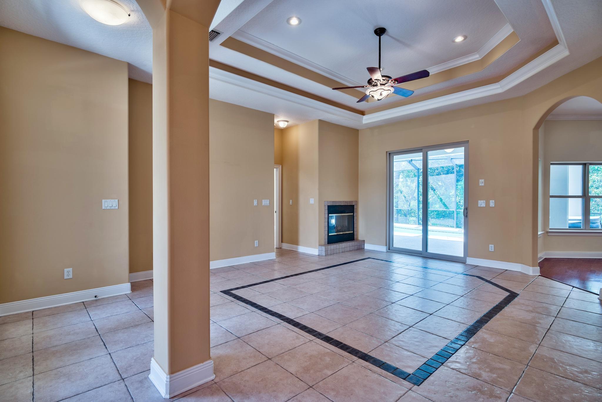 CHARDONNAY ESTATES - Residential