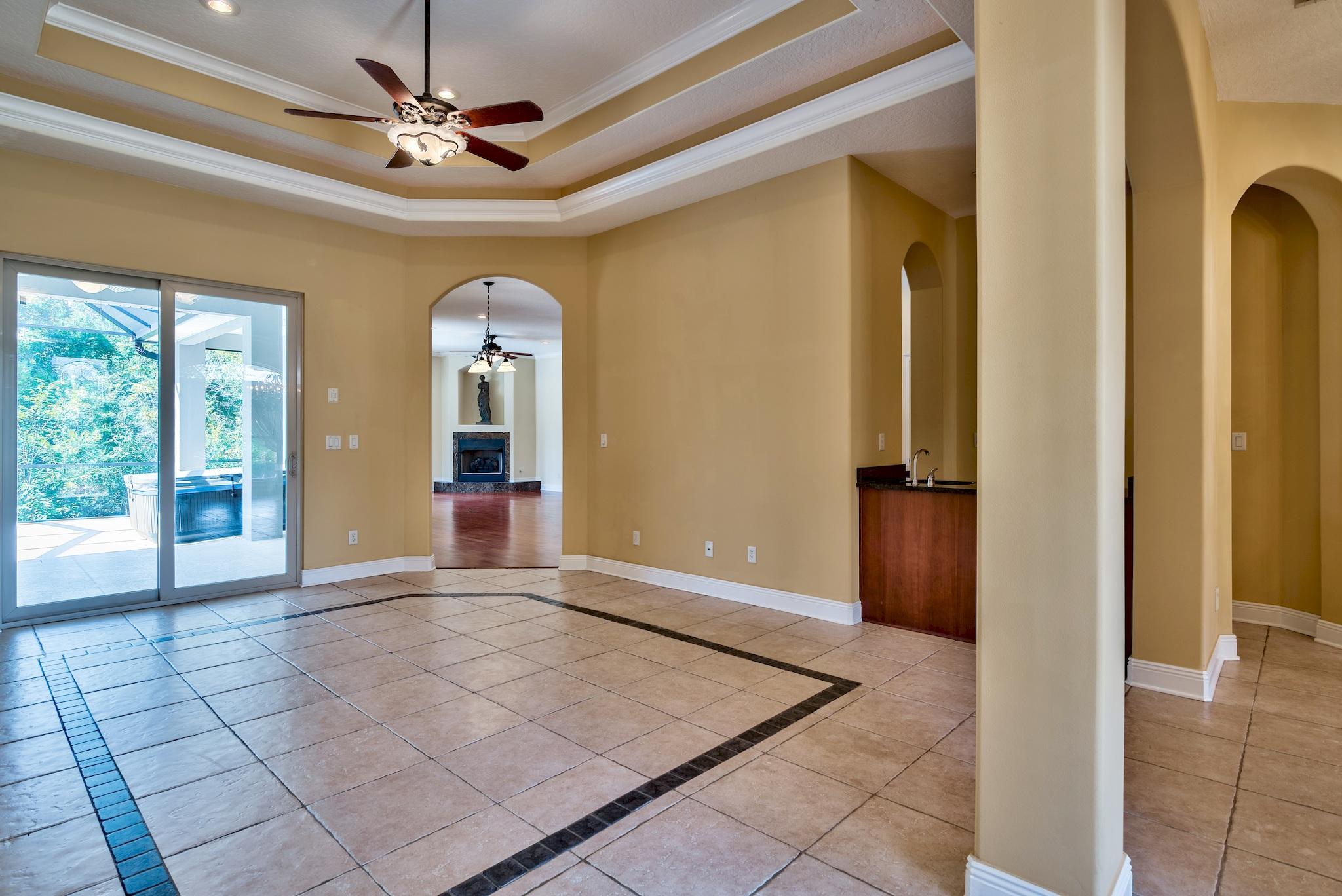 CHARDONNAY ESTATES - Residential