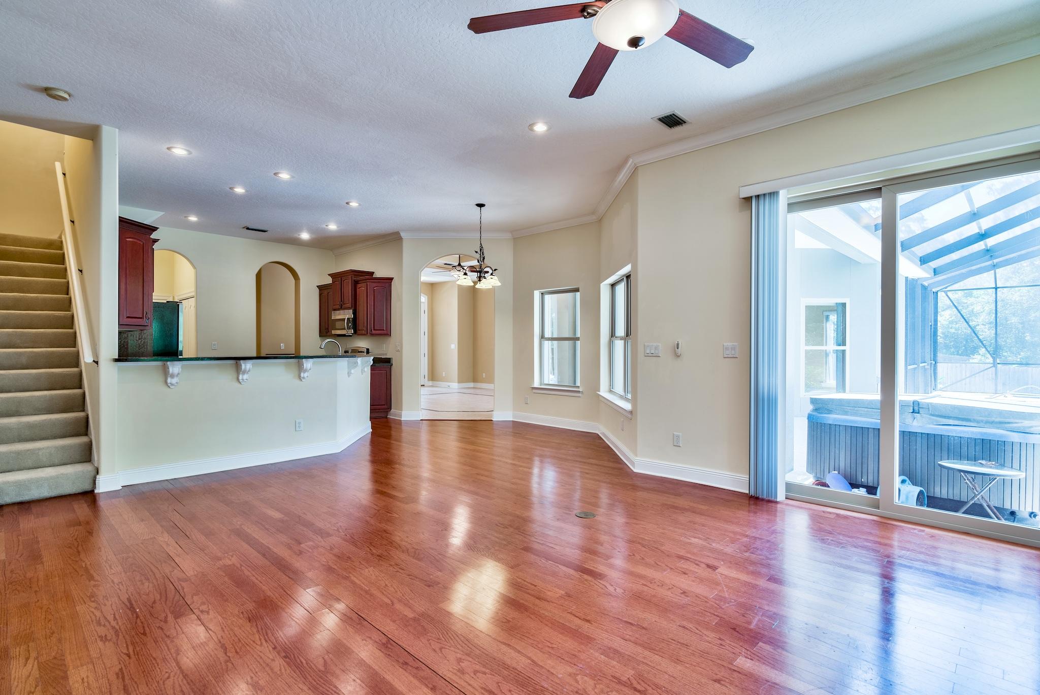 CHARDONNAY ESTATES - Residential