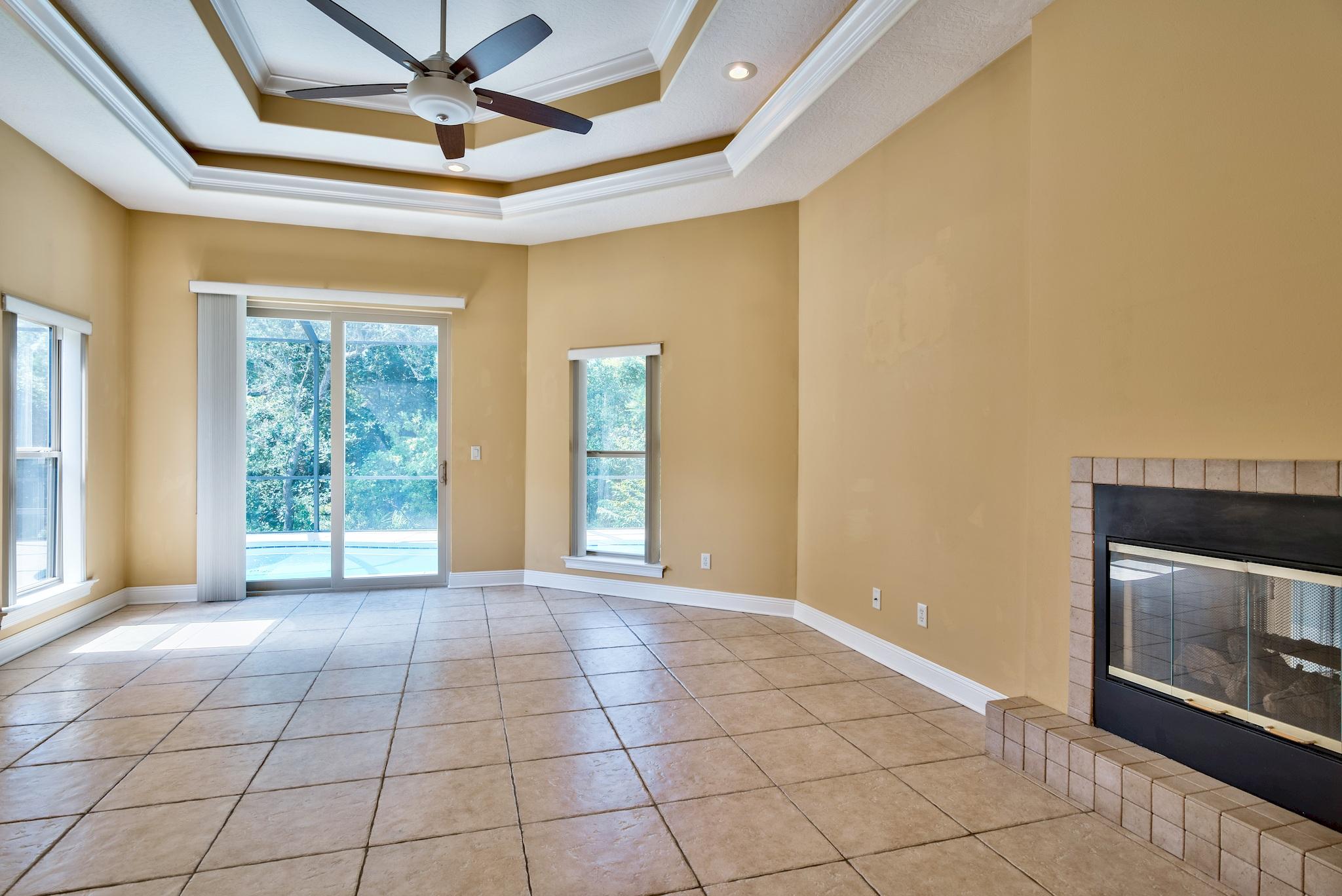 CHARDONNAY ESTATES - Residential