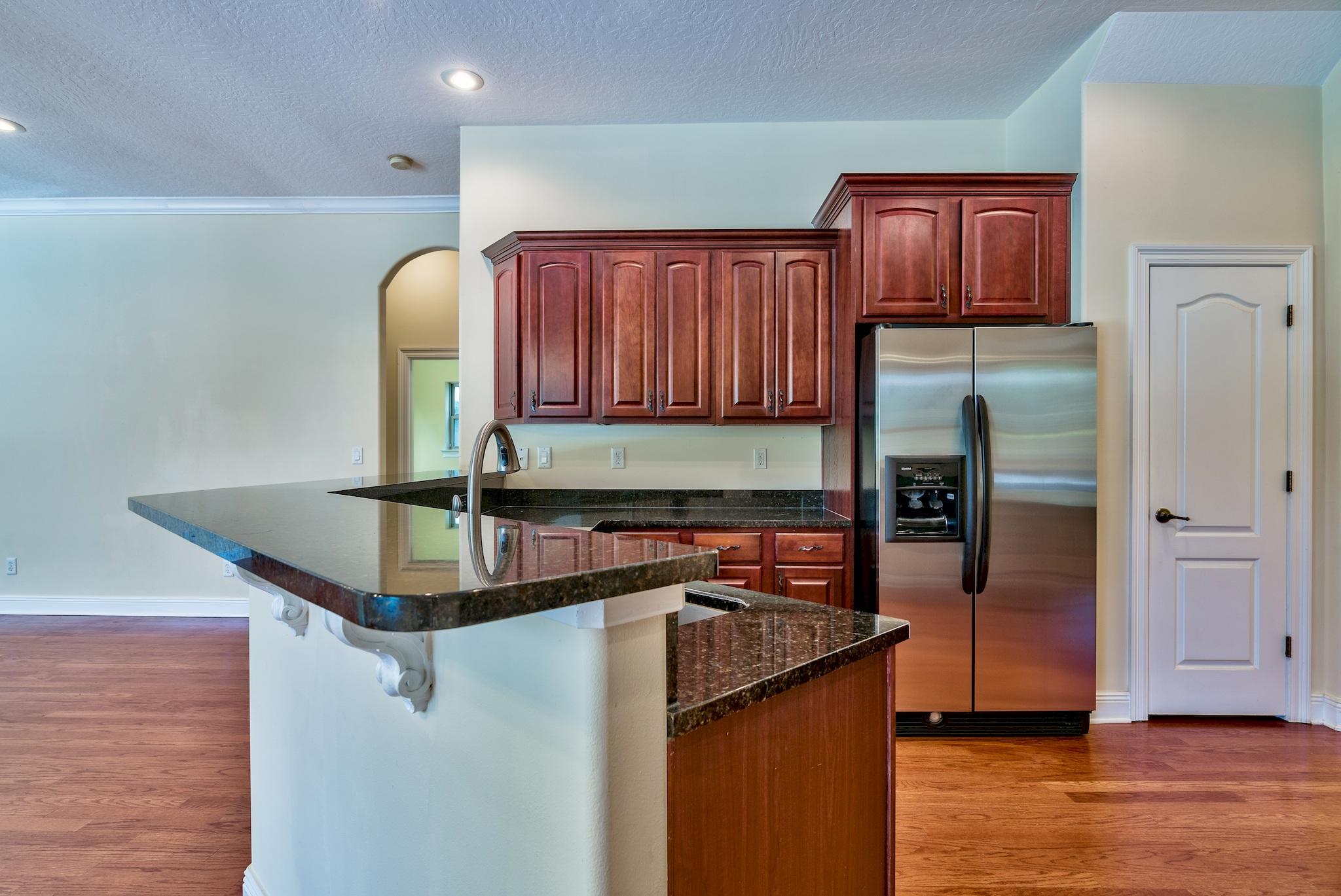 CHARDONNAY ESTATES - Residential