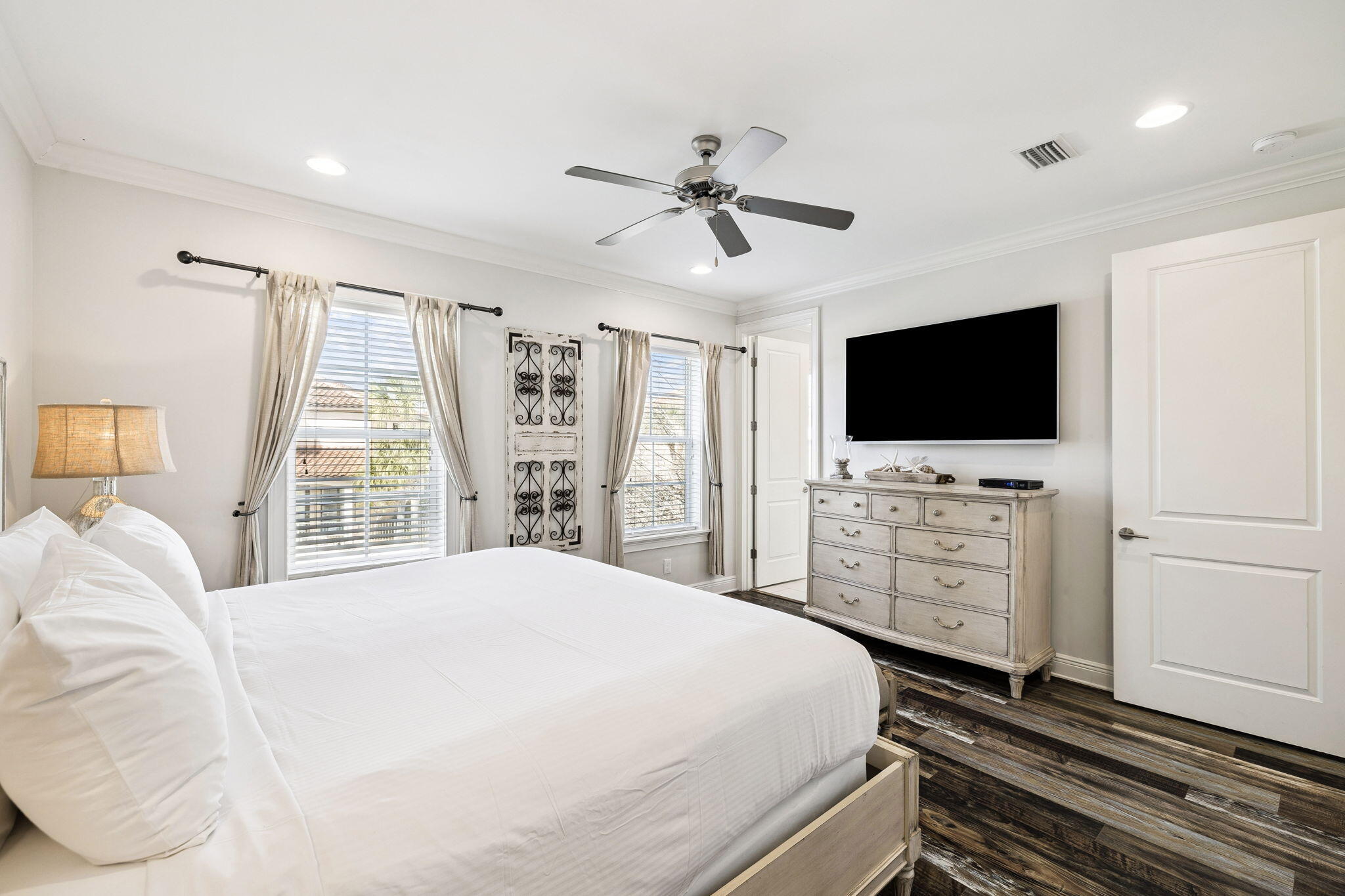 Villa Lago - Residential