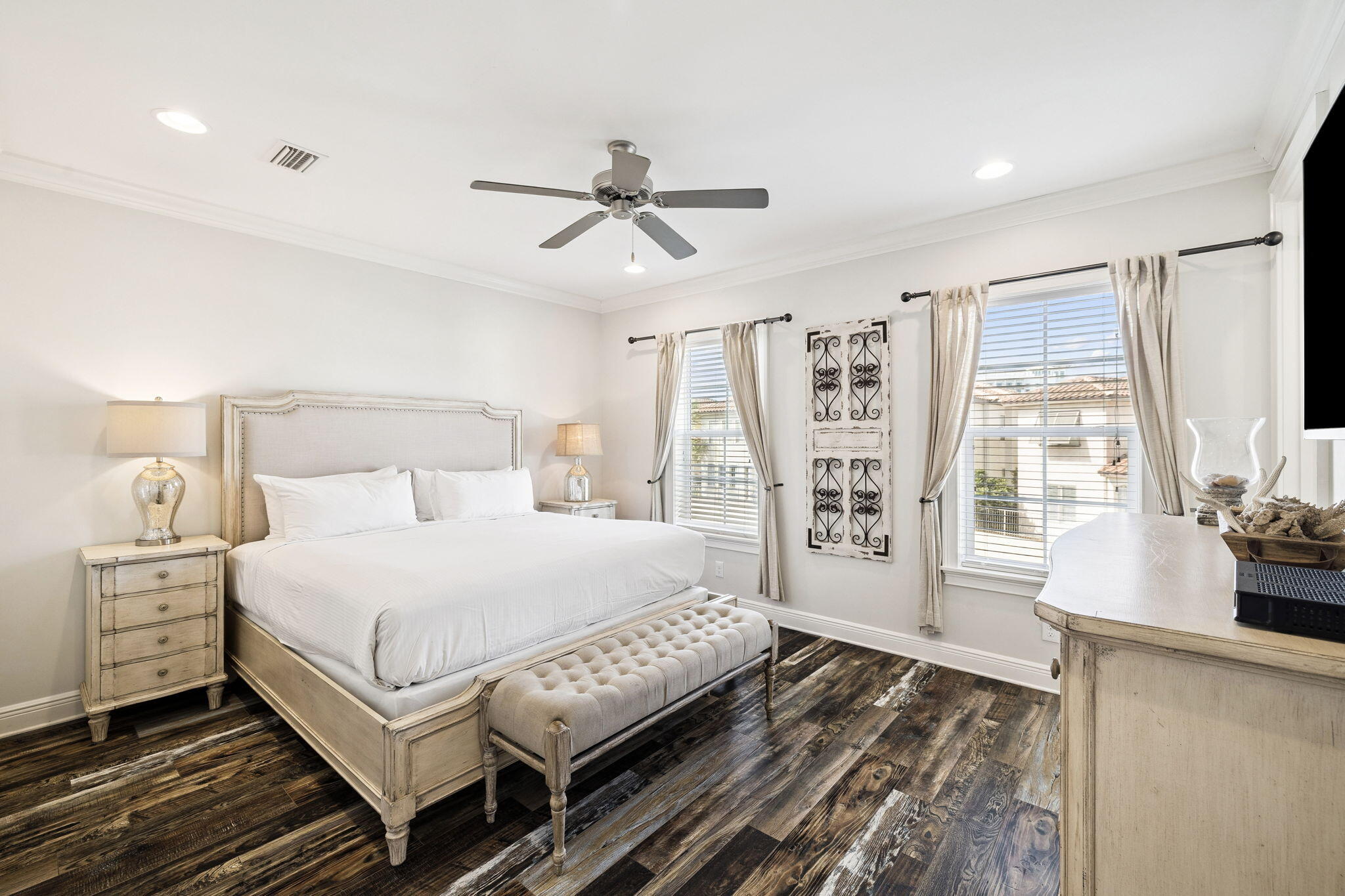 Villa Lago - Residential