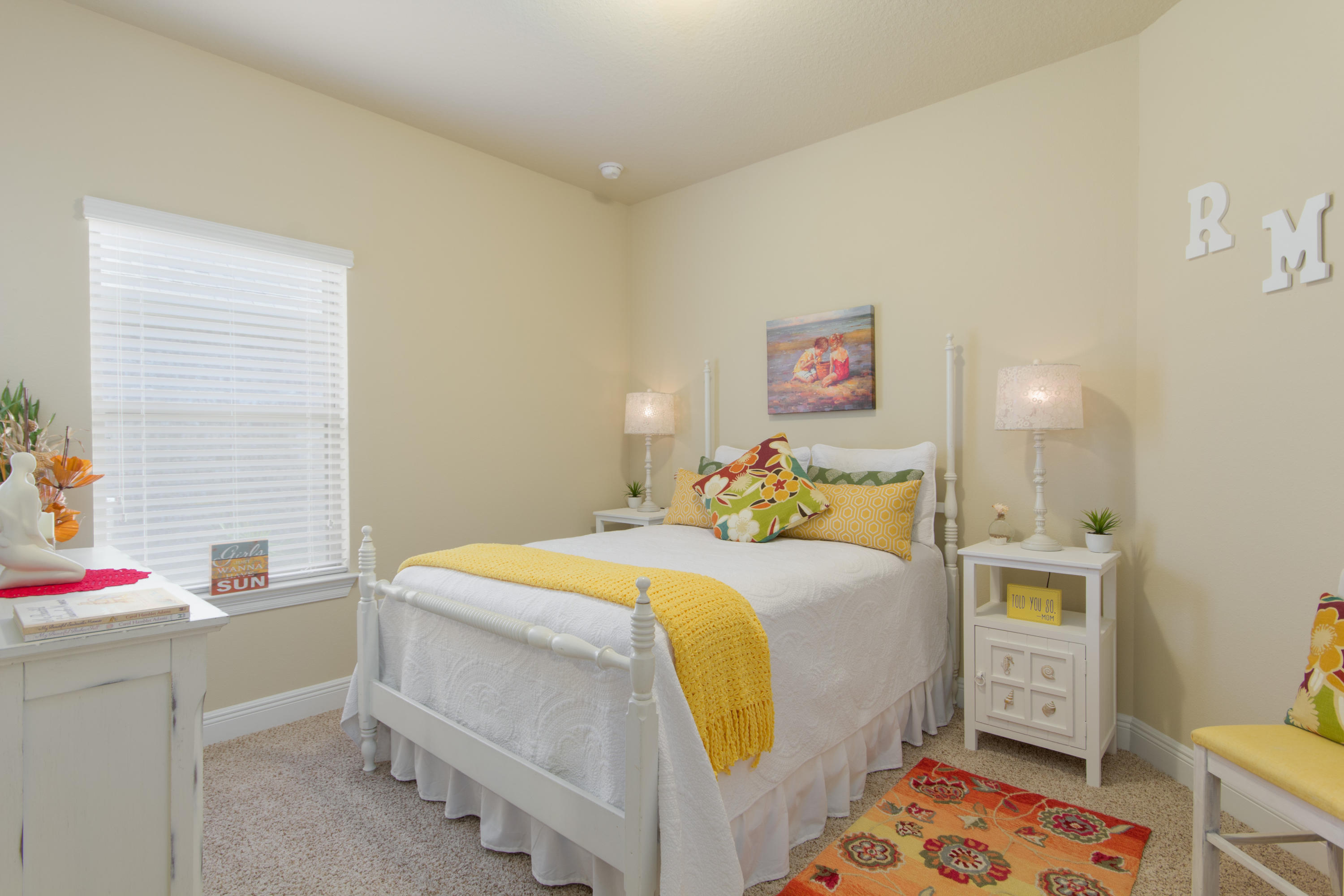 WHISPERING LAKE - Residential