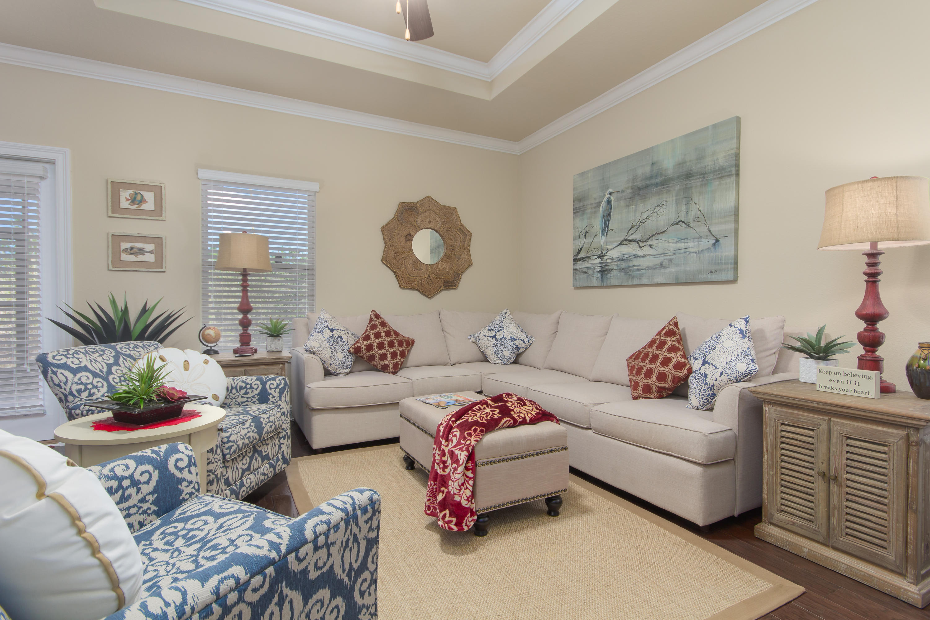 WHISPERING LAKE - Residential