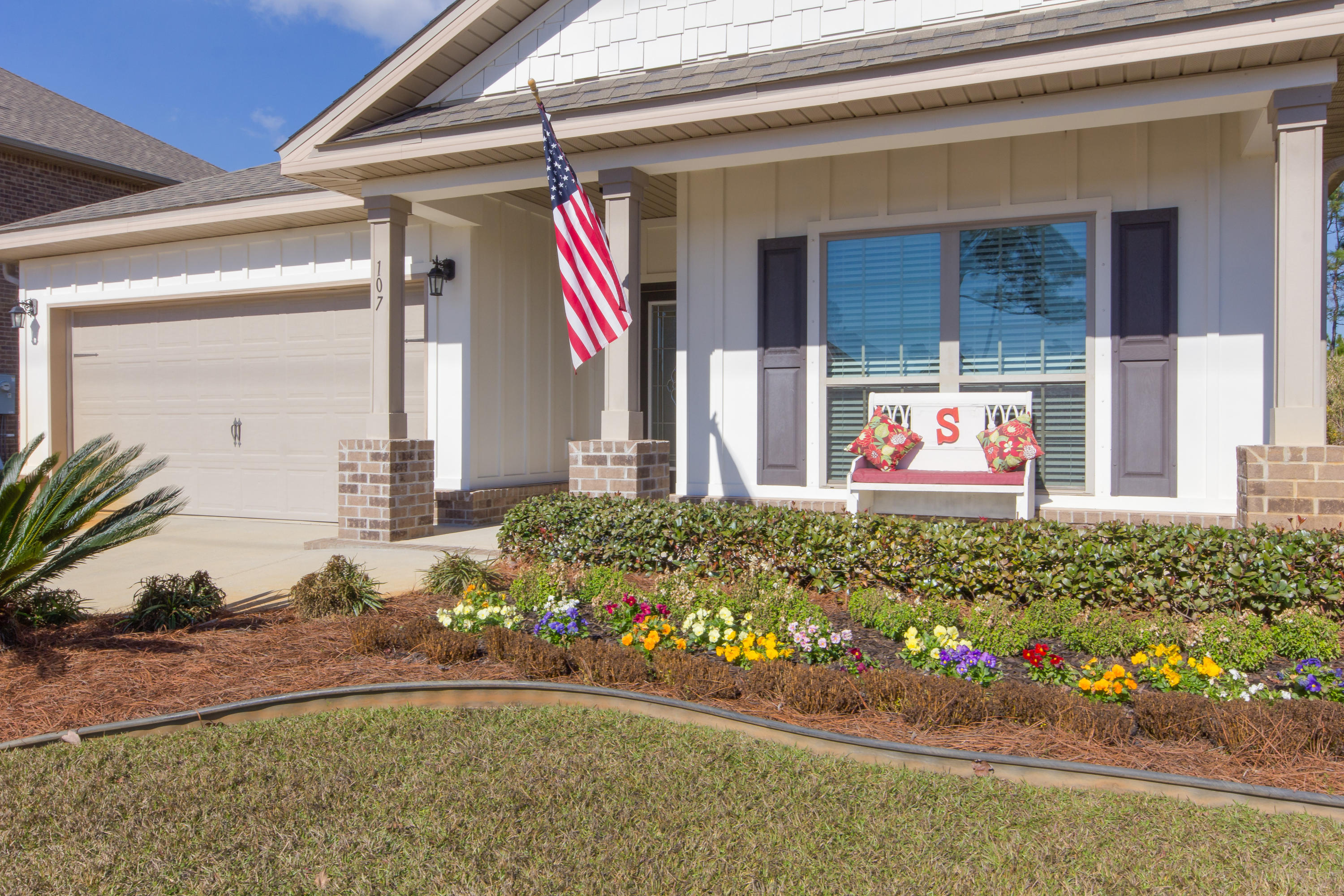 WHISPERING LAKE - Residential