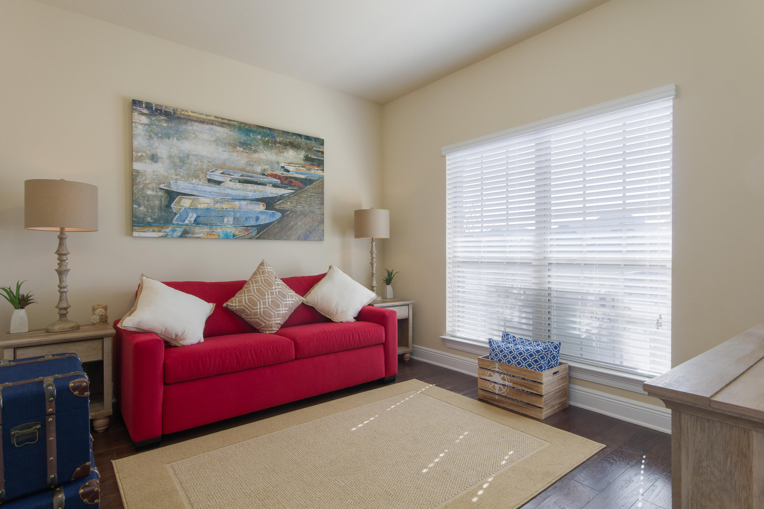 WHISPERING LAKE - Residential