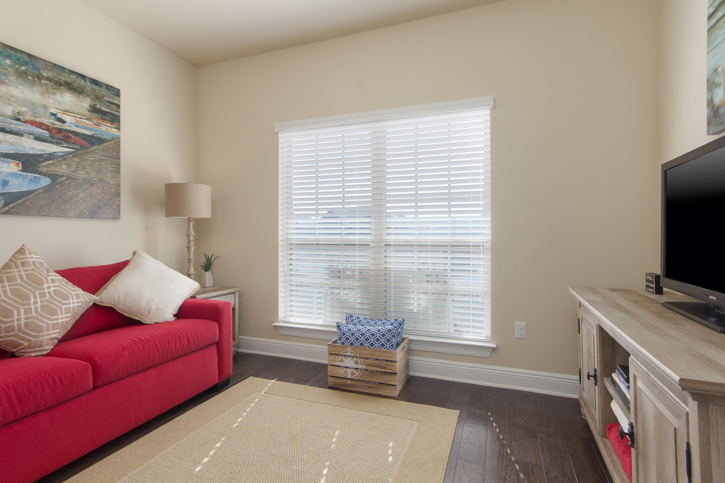 WHISPERING LAKE - Residential