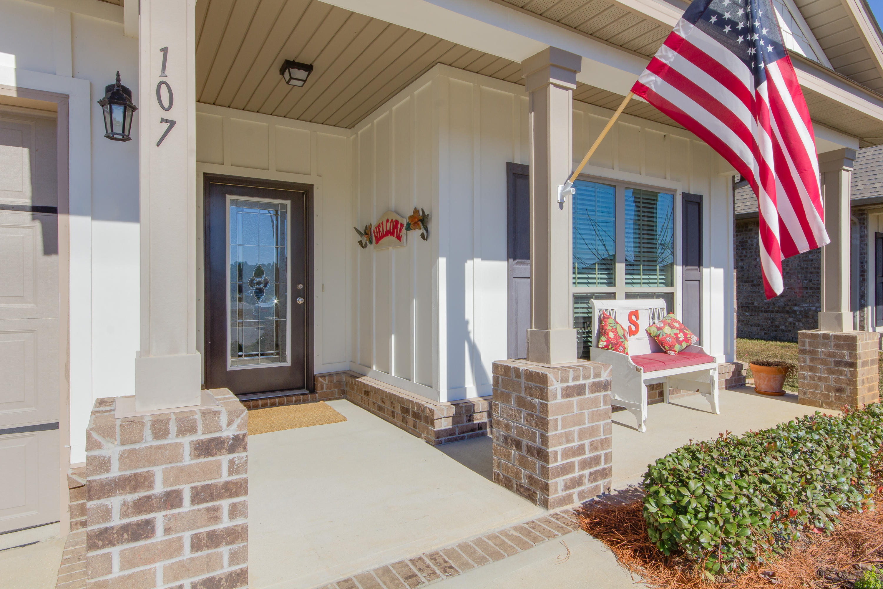 WHISPERING LAKE - Residential