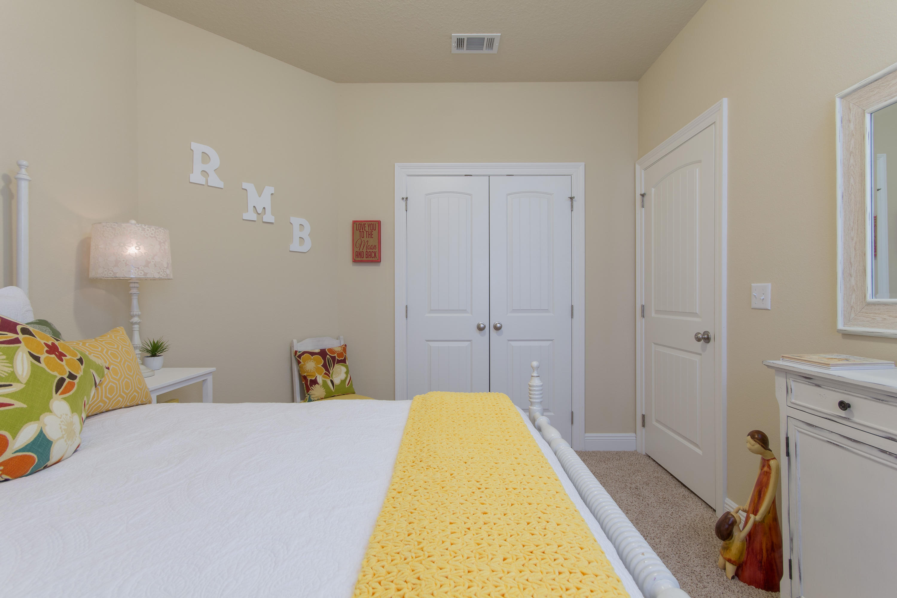 WHISPERING LAKE - Residential