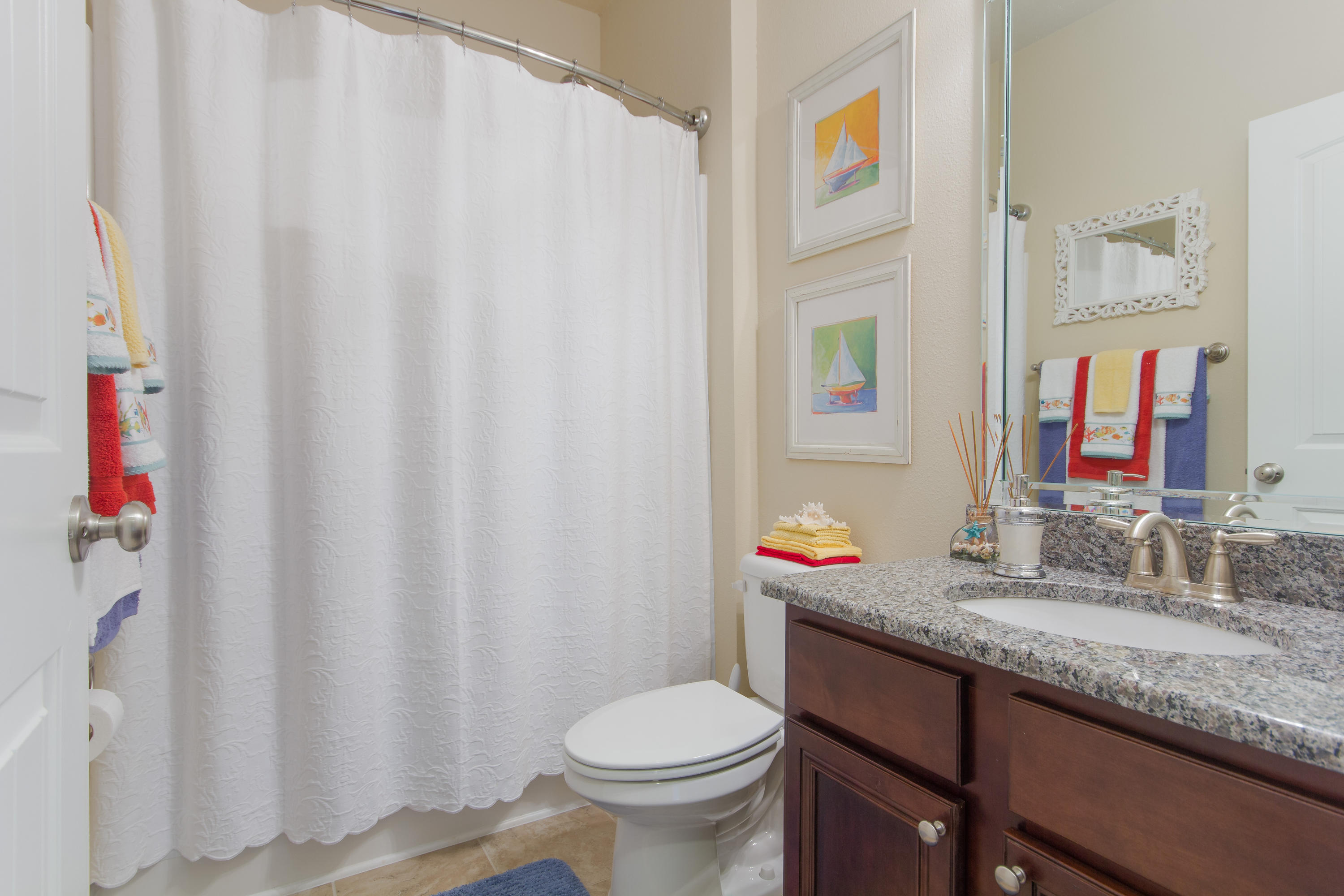 WHISPERING LAKE - Residential