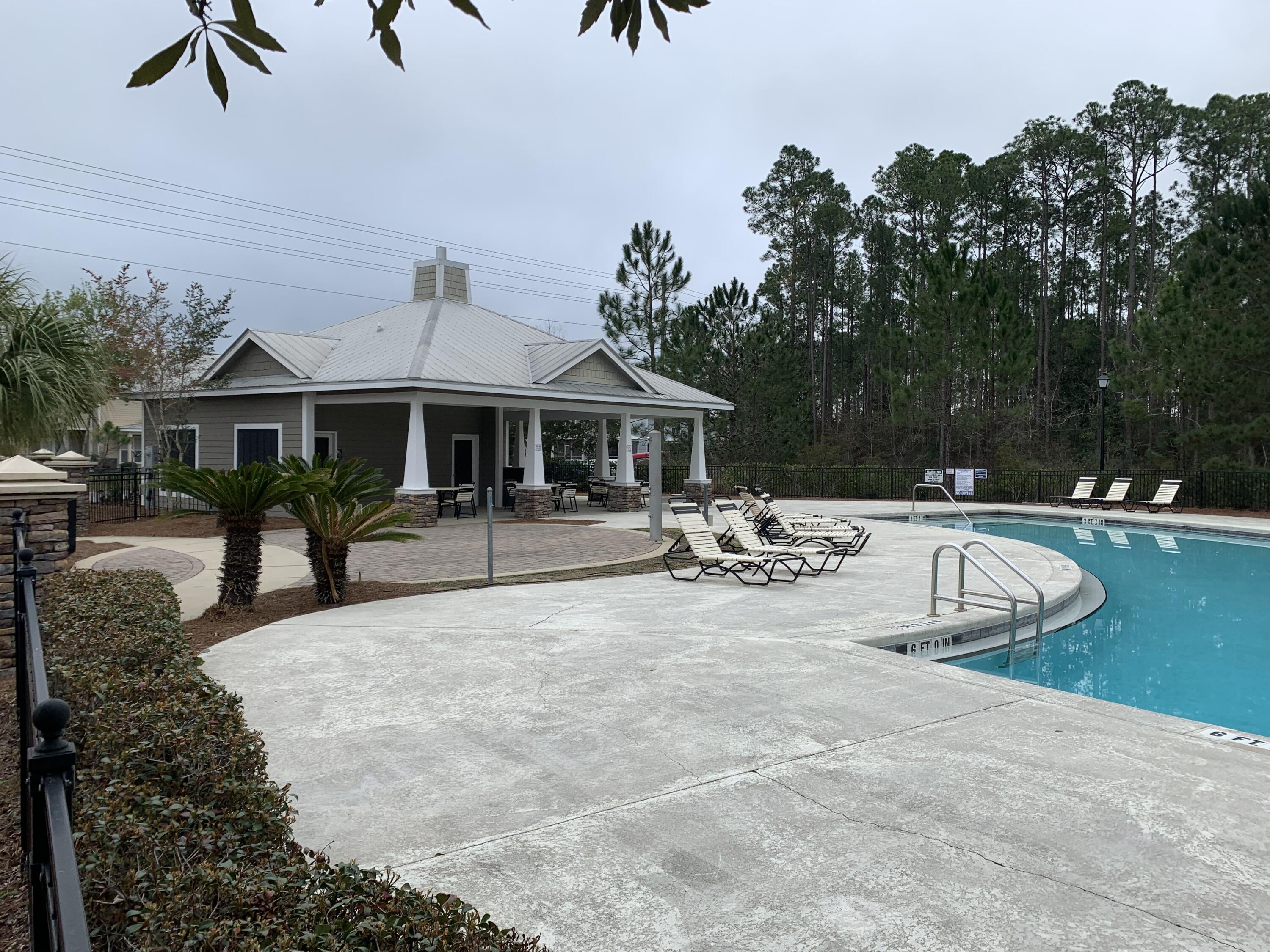 VERANDAS AT FREEPORT - Residential Lease