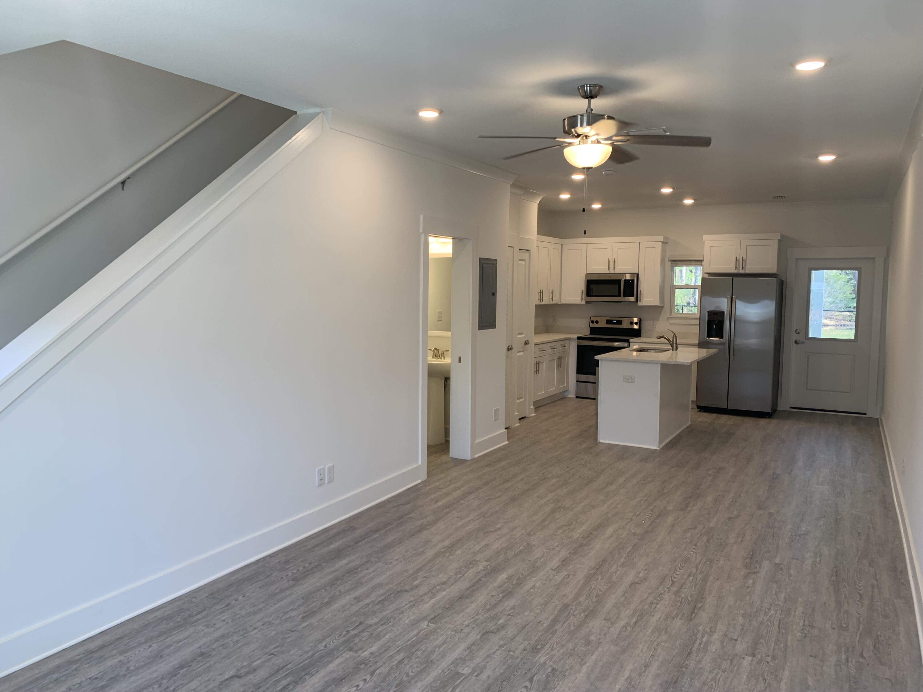 VERANDAS AT FREEPORT - Residential Lease