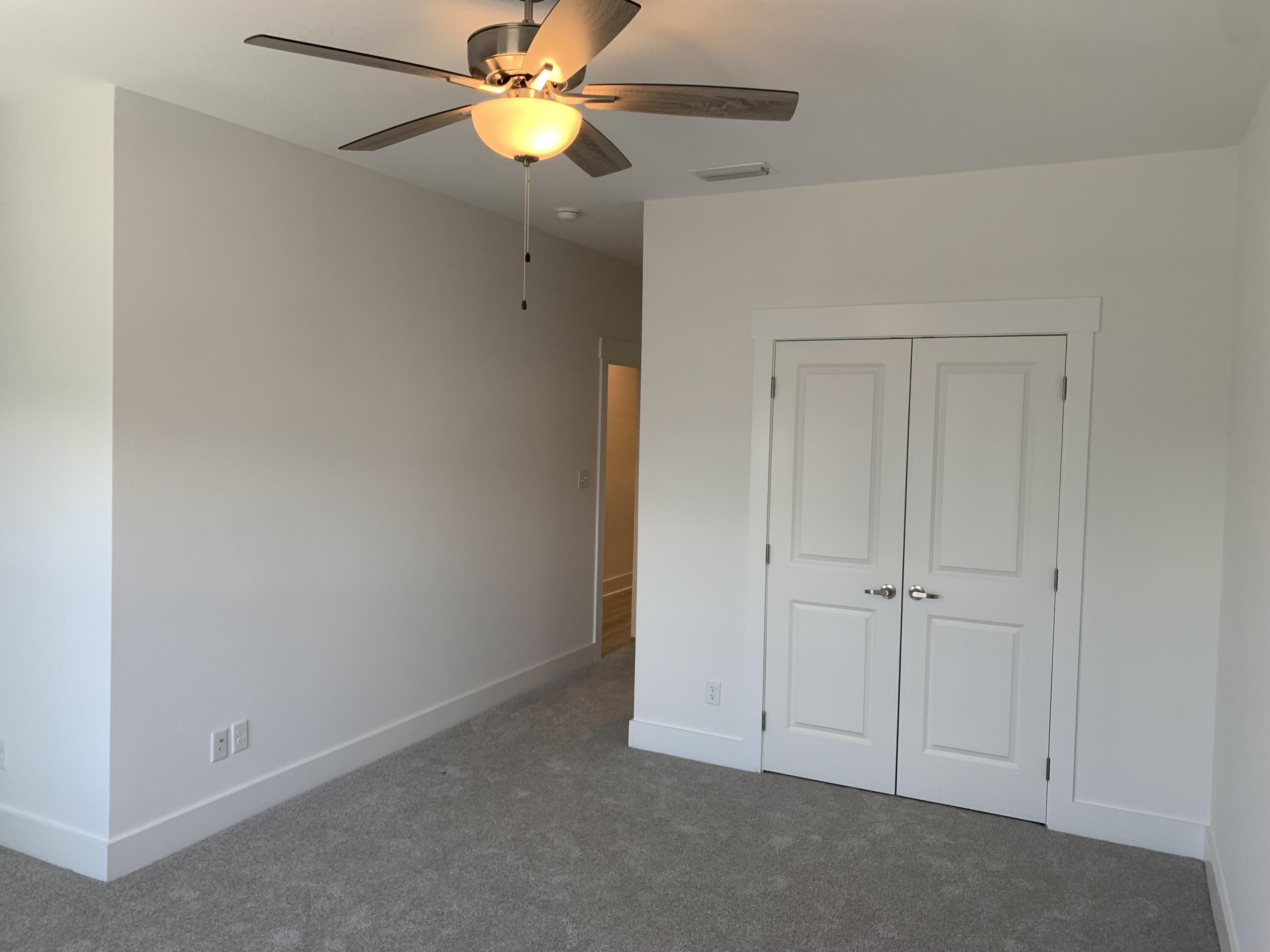 VERANDAS AT FREEPORT - Residential Lease