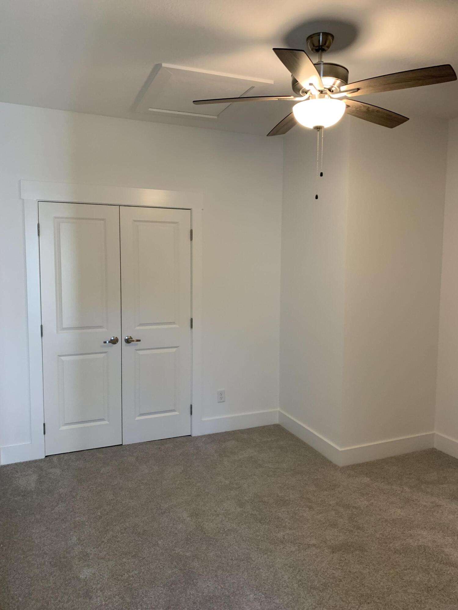 VERANDAS AT FREEPORT - Residential Lease