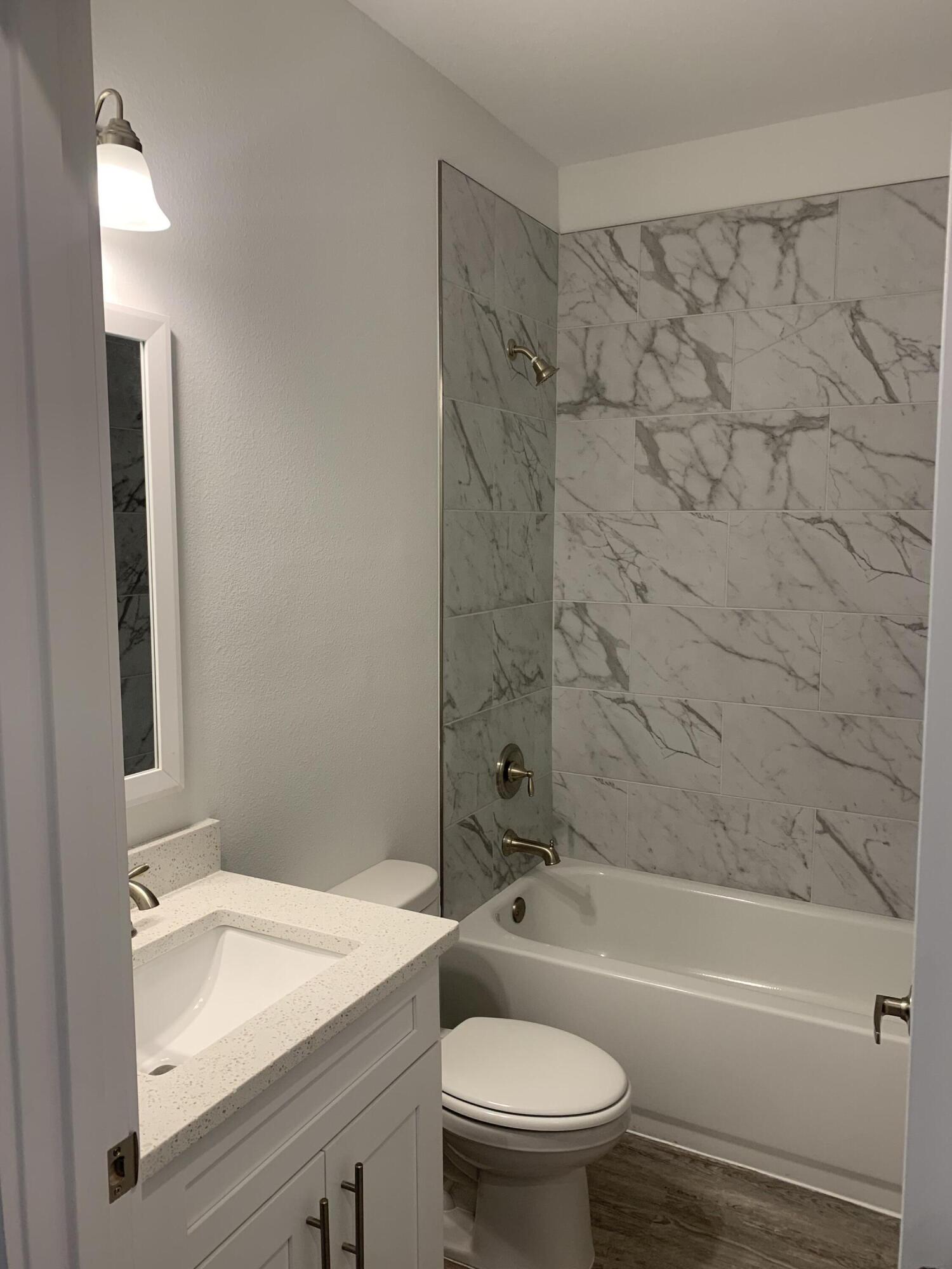 VERANDAS AT FREEPORT - Residential Lease