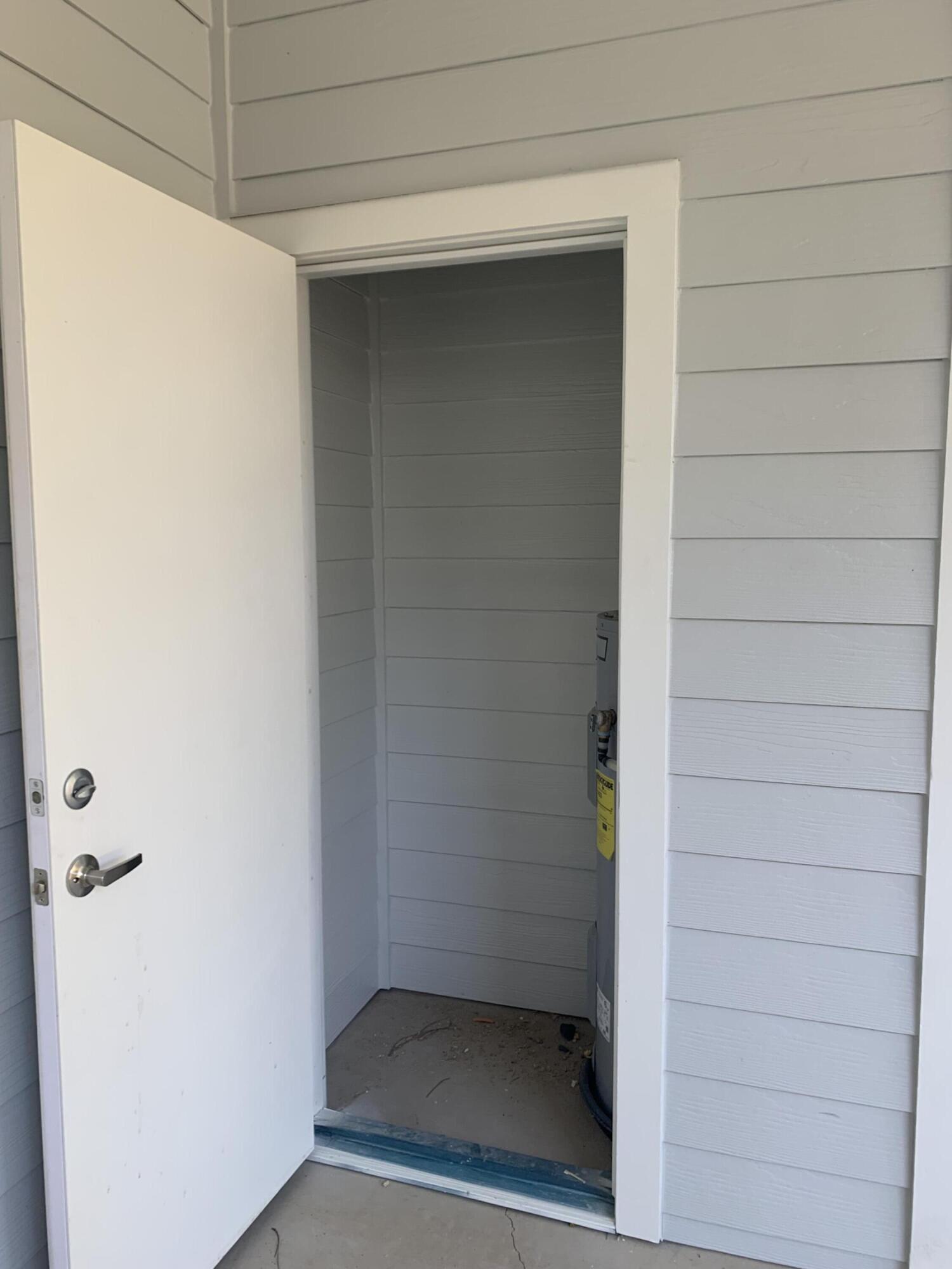 VERANDAS AT FREEPORT - Residential Lease