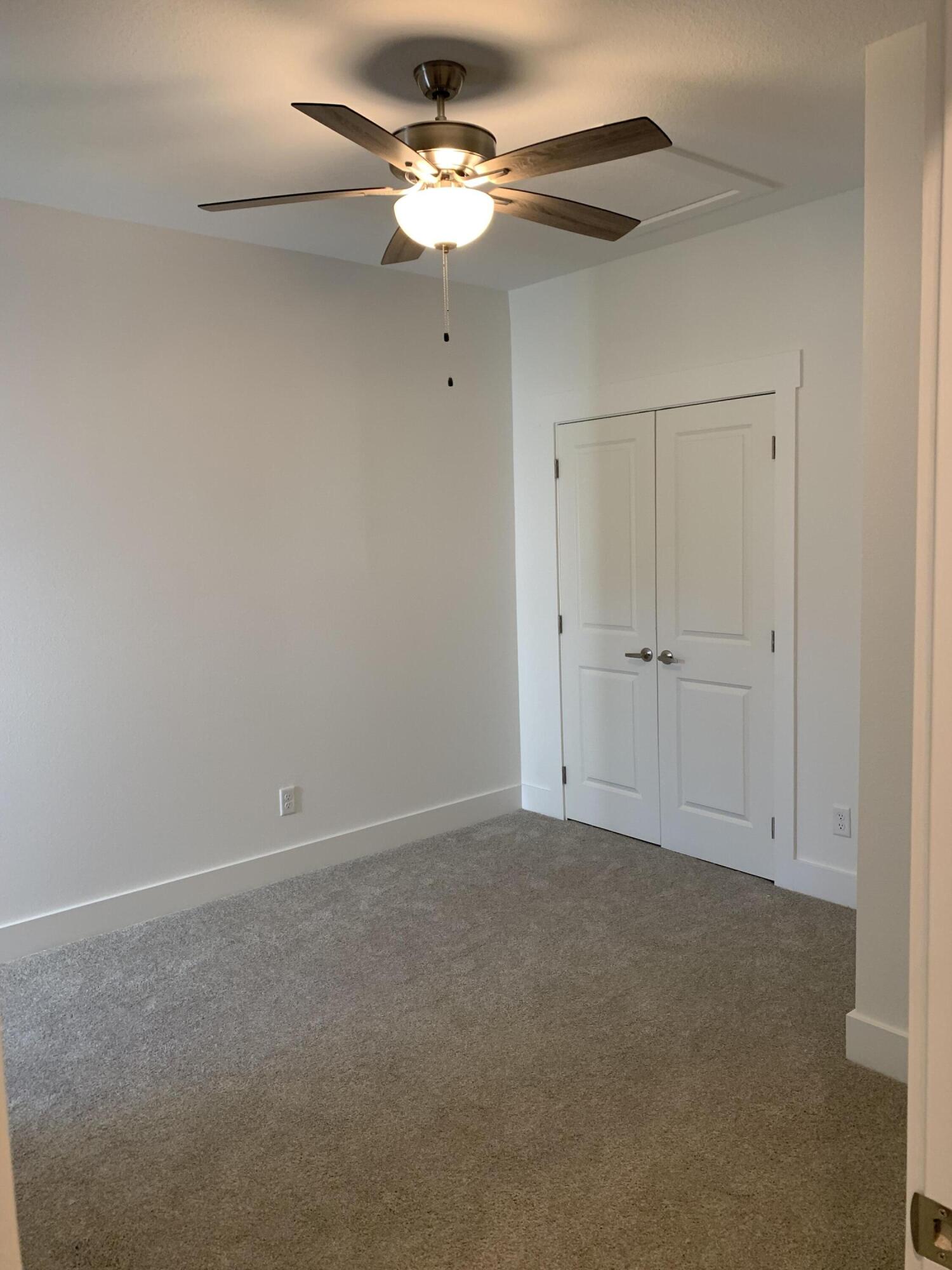 VERANDAS AT FREEPORT - Residential Lease