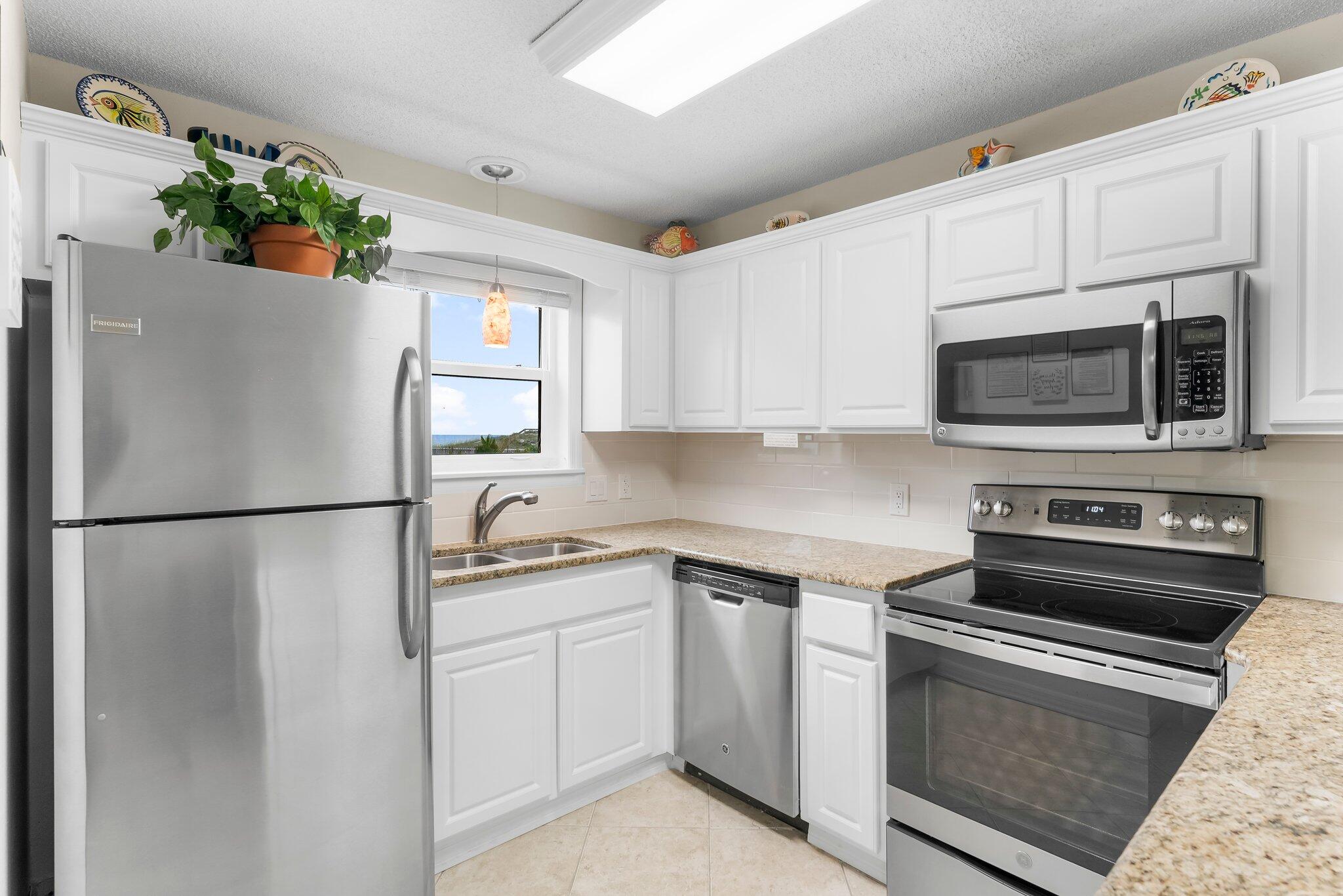 BEACHSIDE VILLAS CONDO - Residential