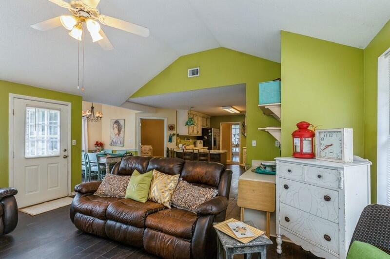 ROCKY BAYOU ESTATES 10B - Residential