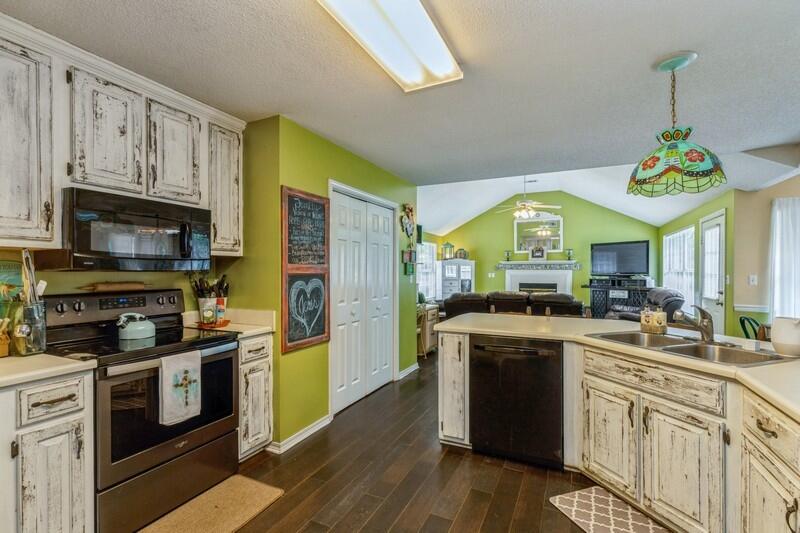 ROCKY BAYOU ESTATES 10B - Residential