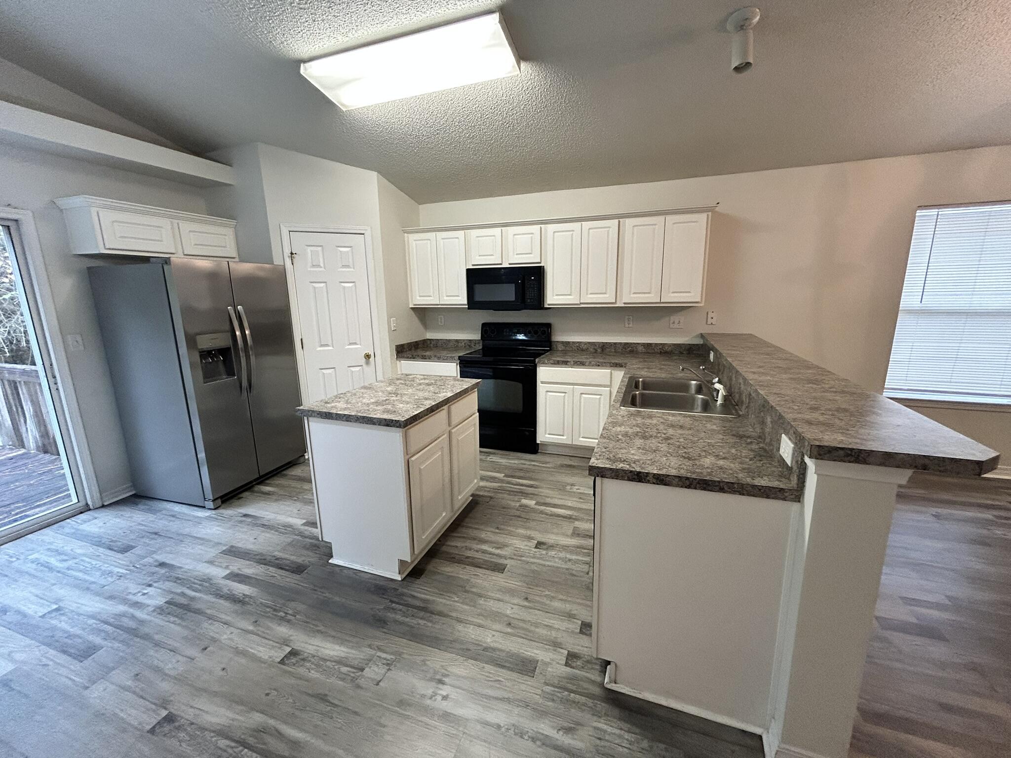 REDSTONE ESTATES - Residential Lease