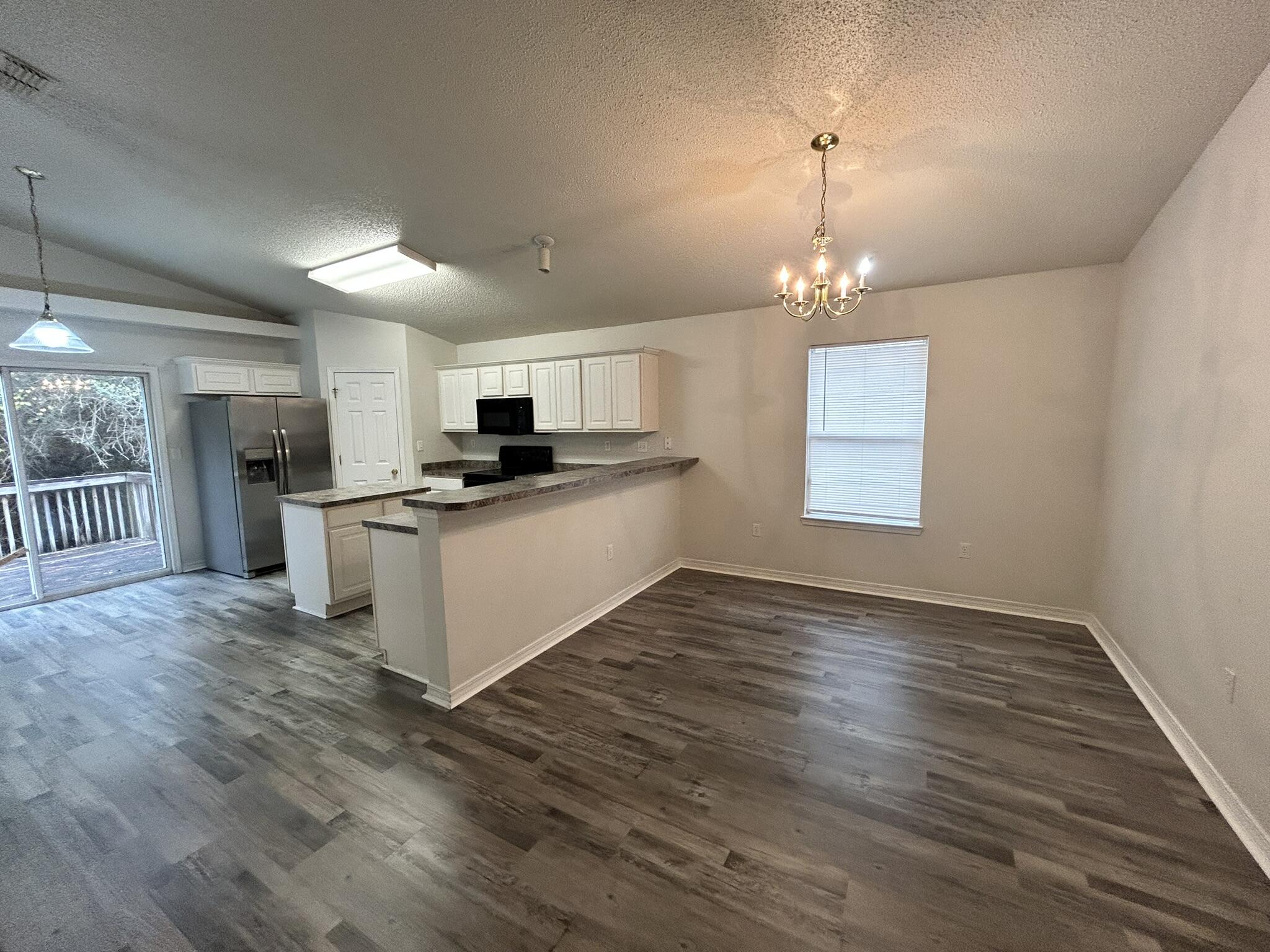 REDSTONE ESTATES - Residential Lease