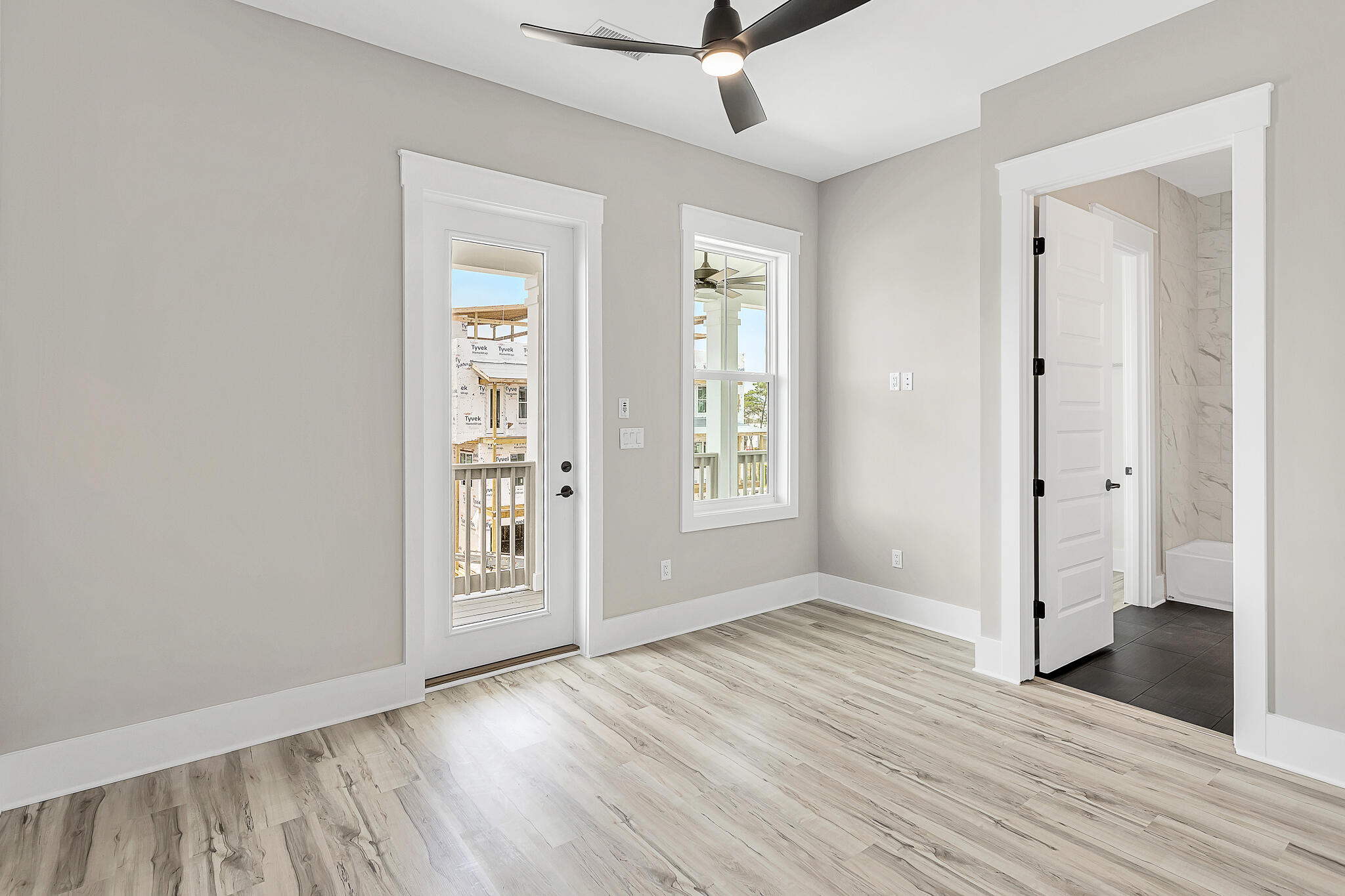 TWIN PALMS - Residential