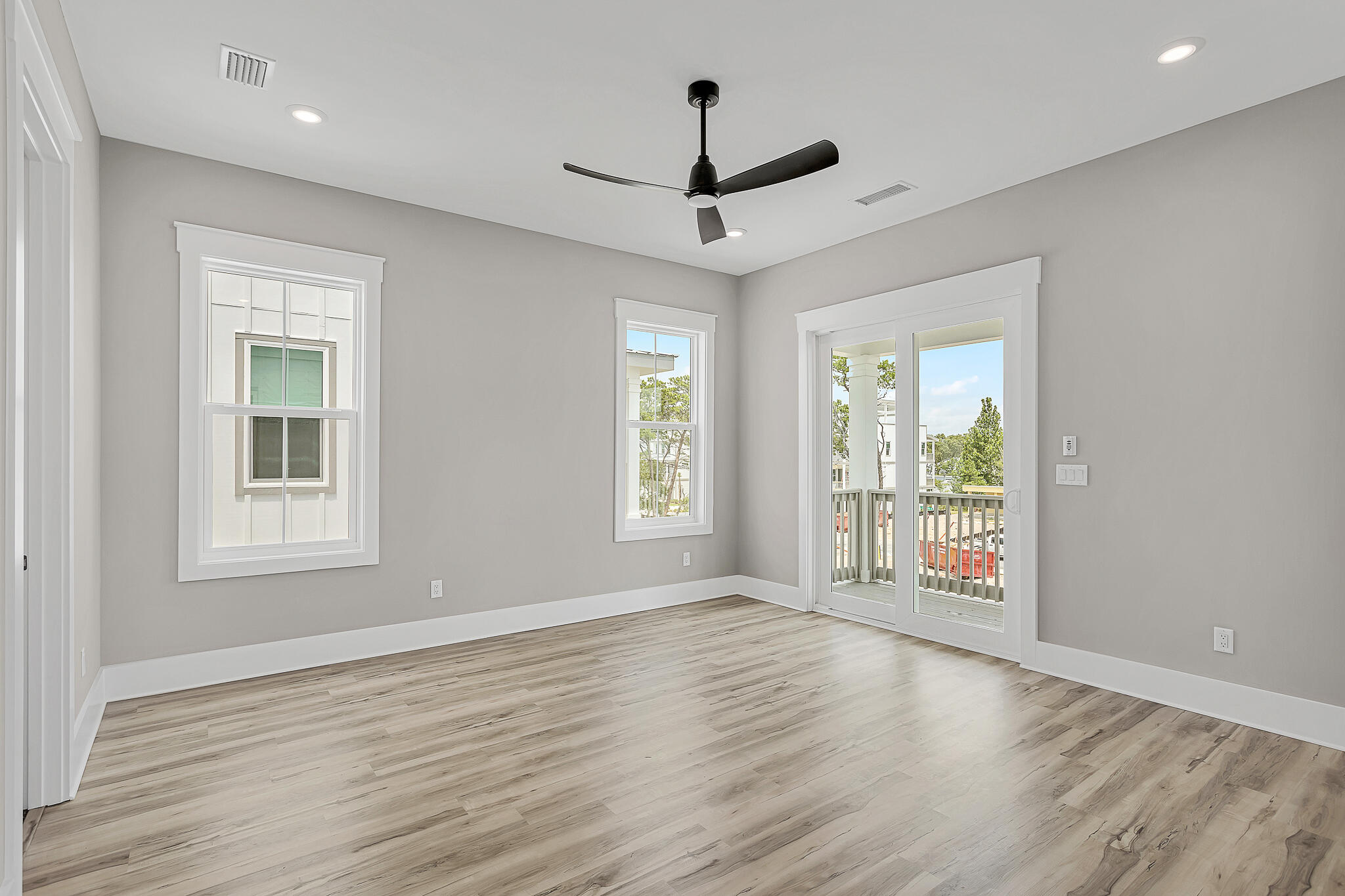 TWIN PALMS - Residential