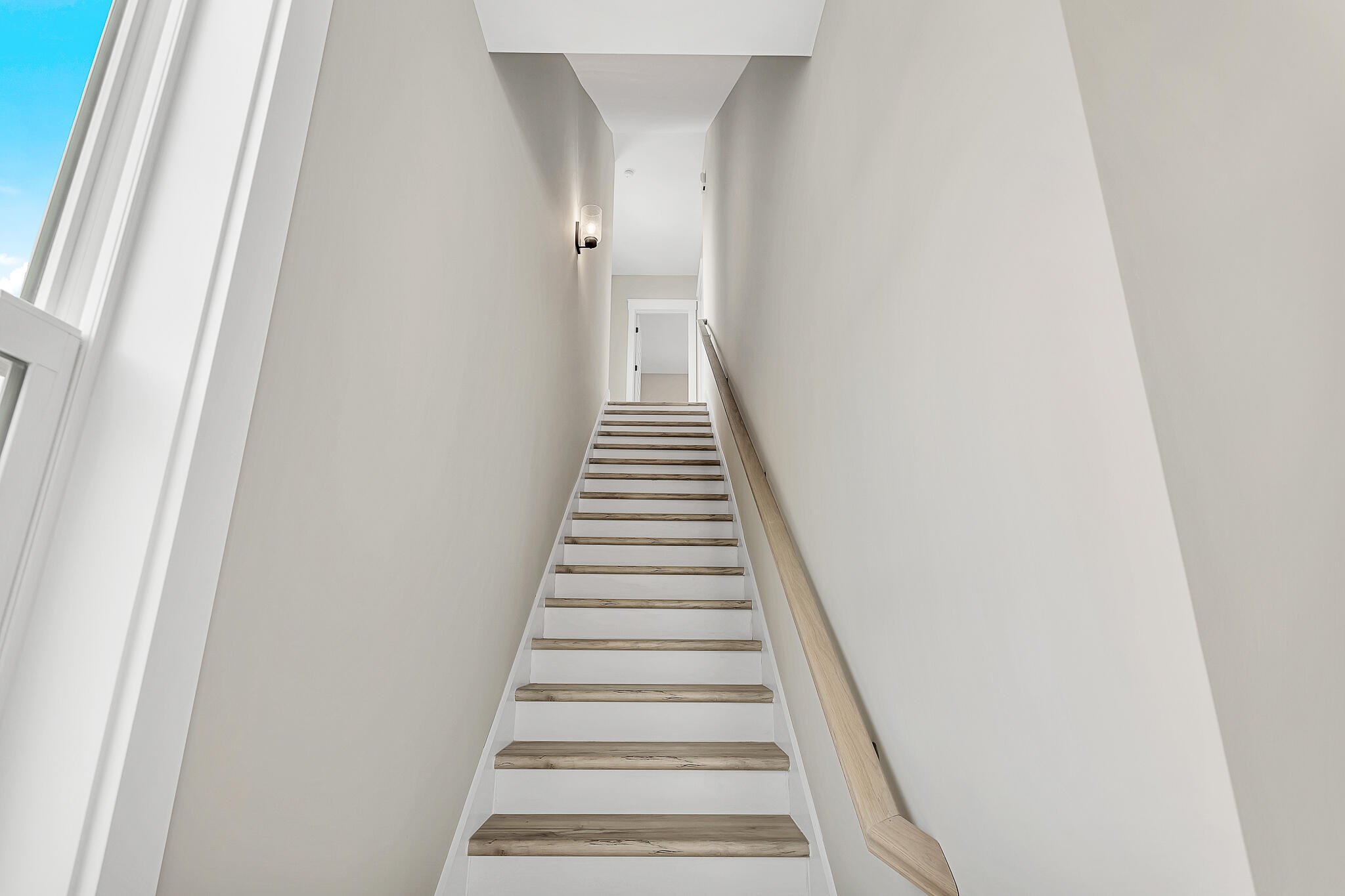 TWIN PALMS - Residential