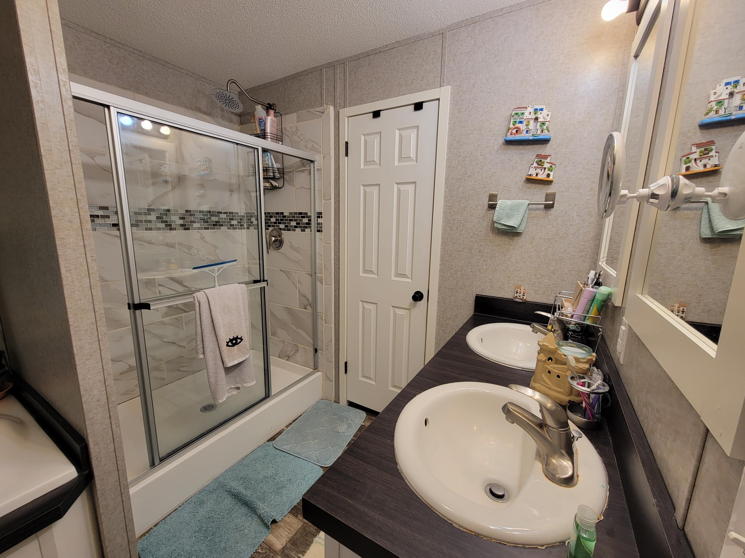 OAKWOOD LAKES ESTATES Unit 7 Oakwood Hills - Residential