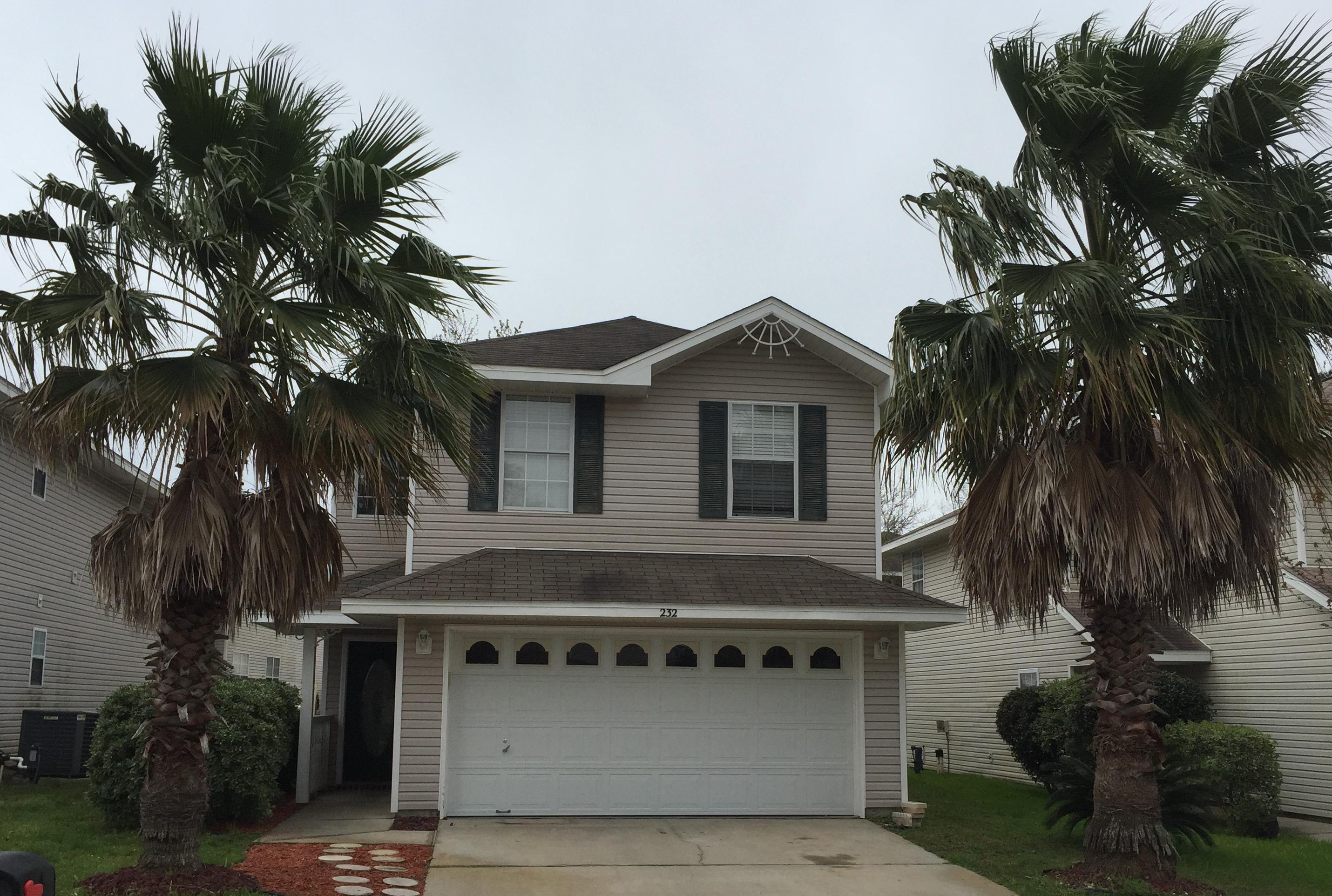 Great priced & well Maintained house in the heart of Destin. Nestled among two lakes - this neighborhood has a natural setting with walking paths and central recreation area. This house has 3 bedrooms plus there is a spacious game room upstairs perfect for a childrens play room - or your big screen TV and Sunday football games. Large kitchen with stainless appliances. The master bedroom is spacious and bright with an oversized walk-in closet. Split bedroom plan. All bedrooms are upstairs. Fireplace in living room and big eat in area in the kitchen.