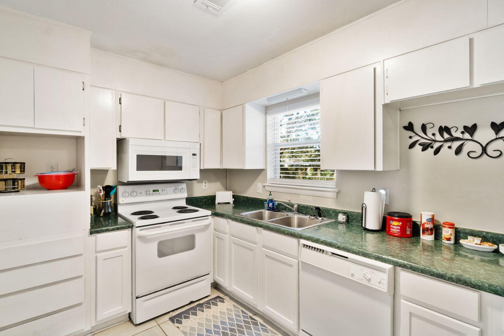 PINECREST HILLS - Residential