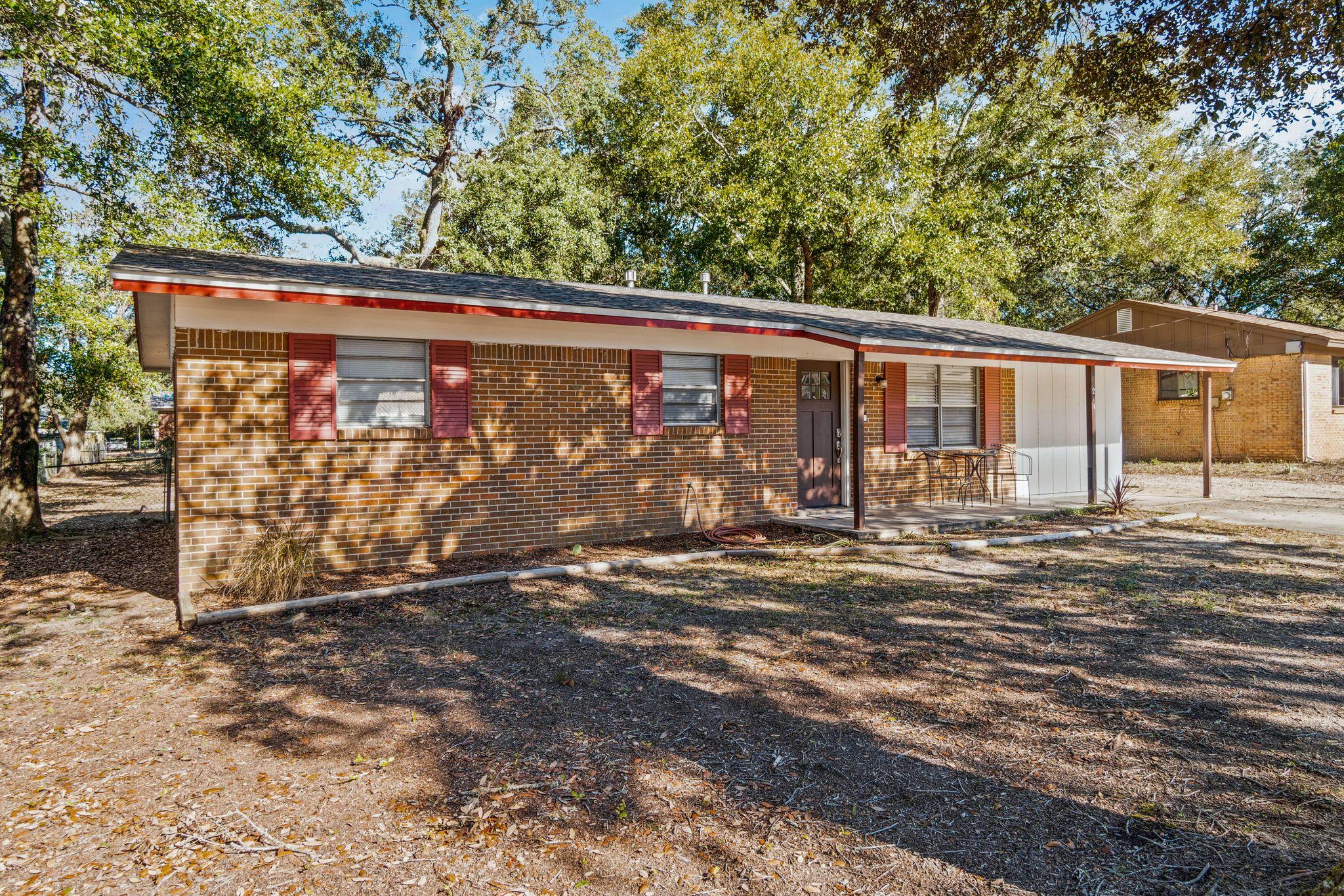 PINECREST HILLS - Residential