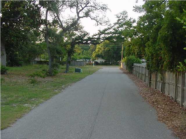 PIRATES LANDING - Land