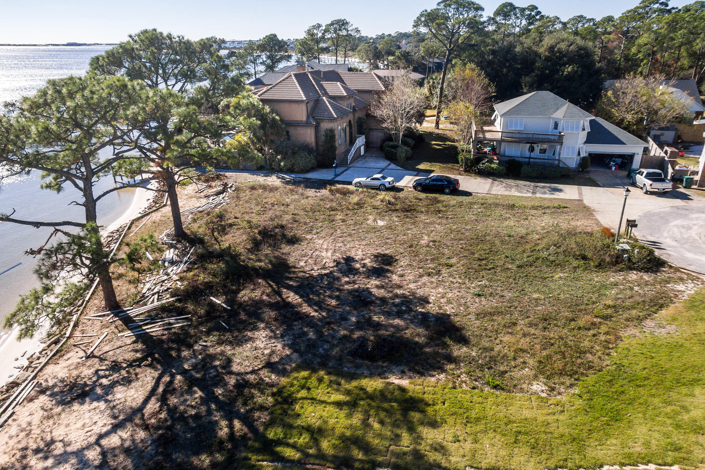 WATERLOO ESTATES - Land