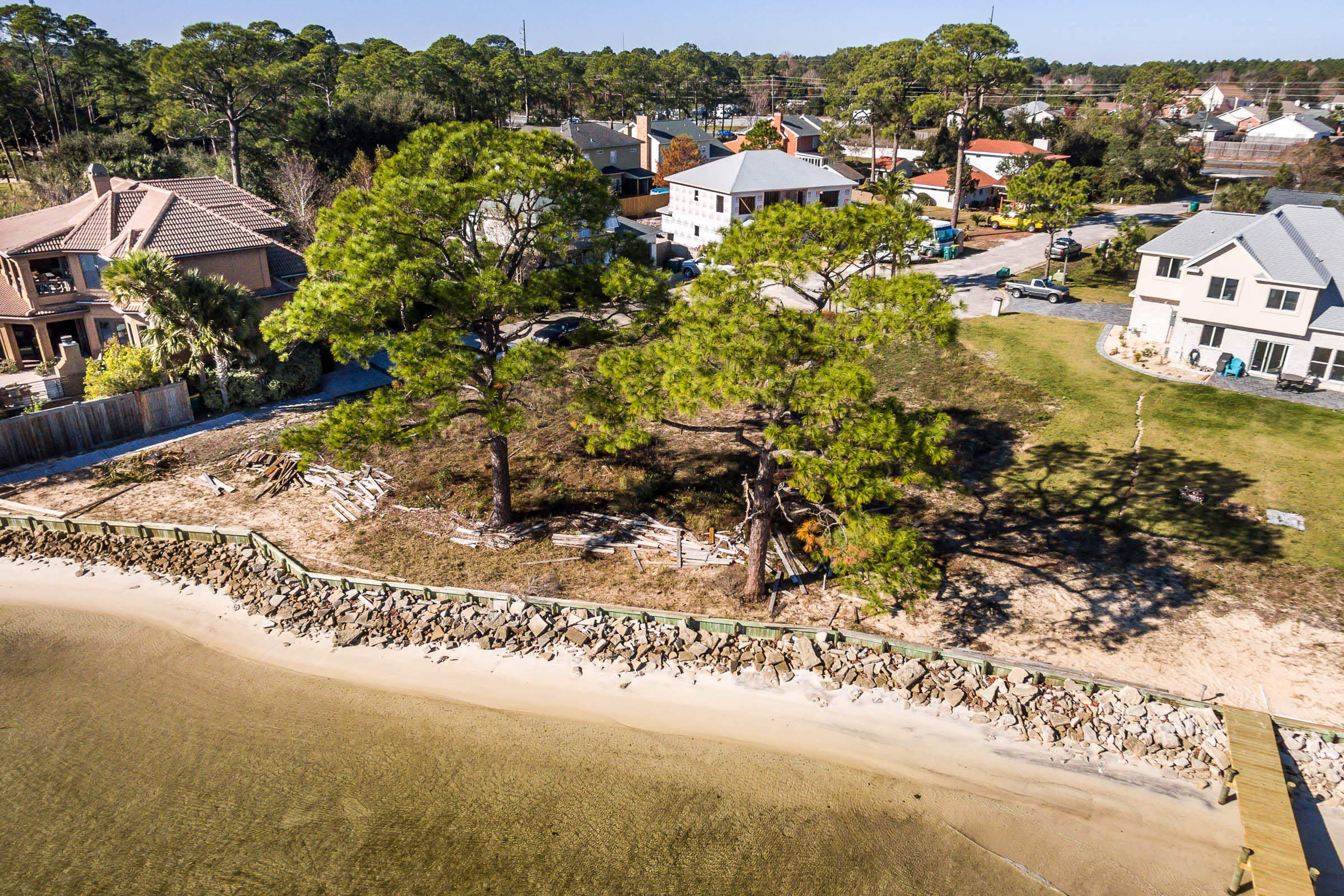 WATERLOO ESTATES - Land