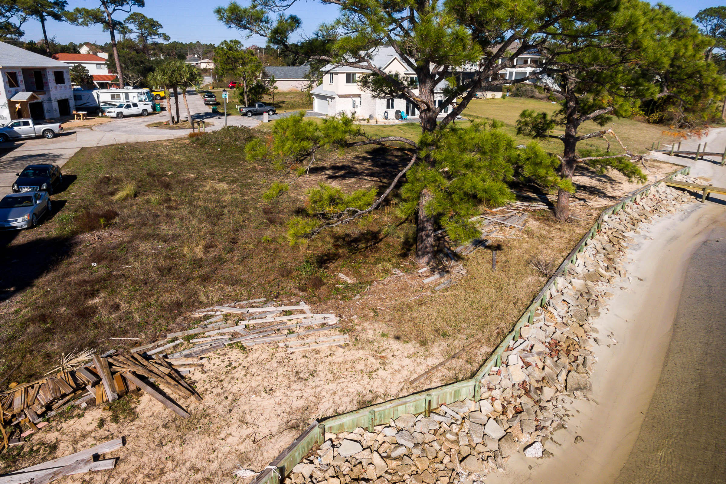 WATERLOO ESTATES - Land