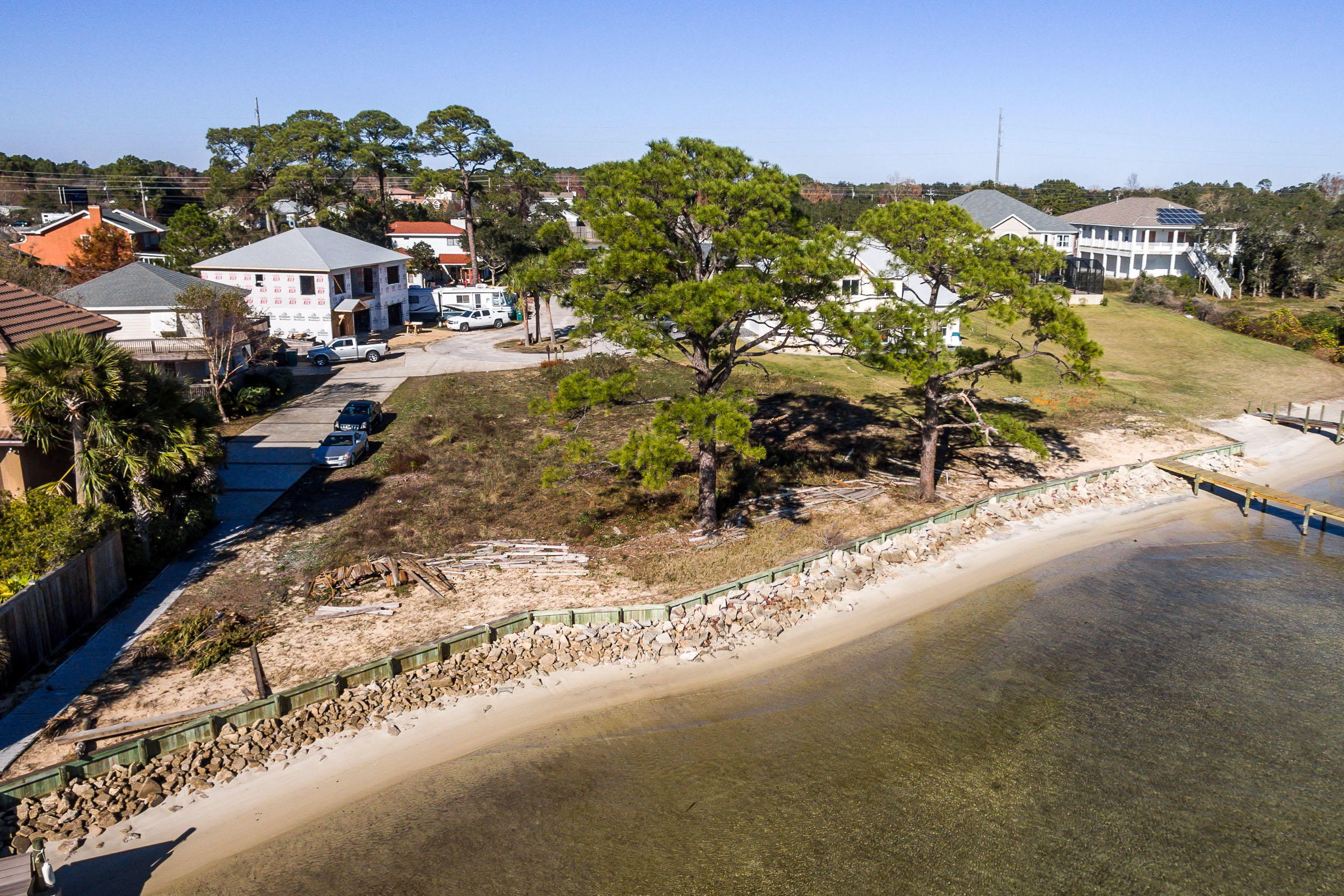 WATERLOO ESTATES - Land